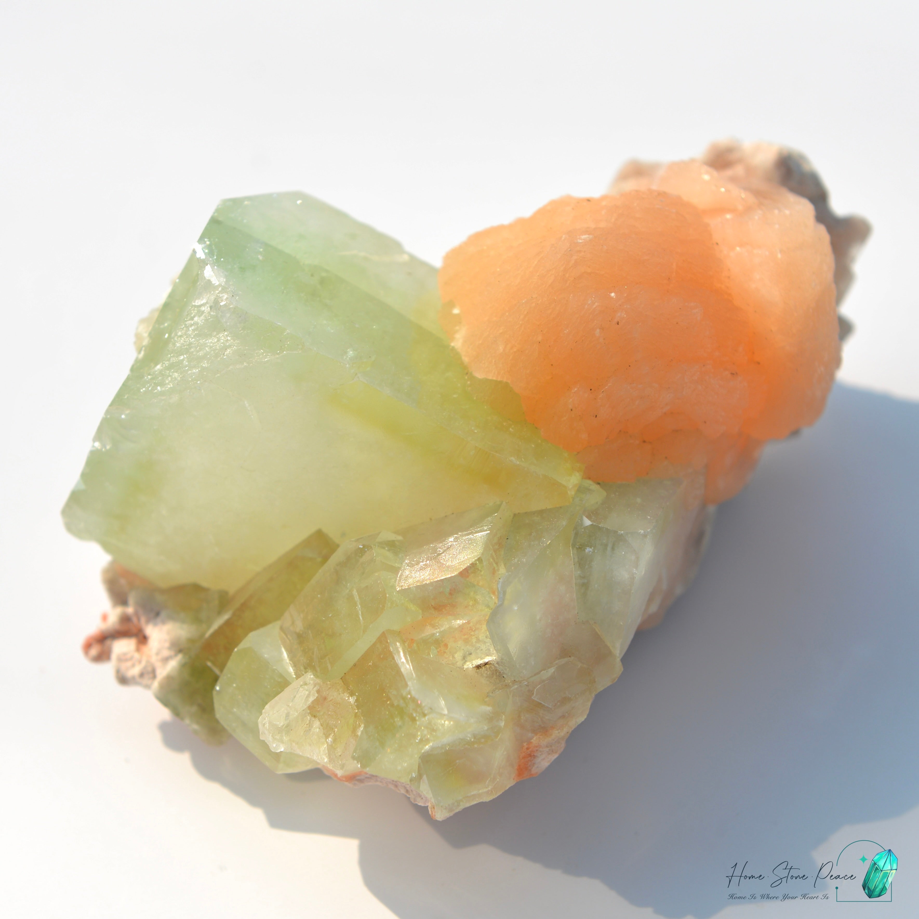 精品印度大顆綠魚眼石橙輝沸石共生原石 Green Apophyllite with Peach Stilbite Cluster