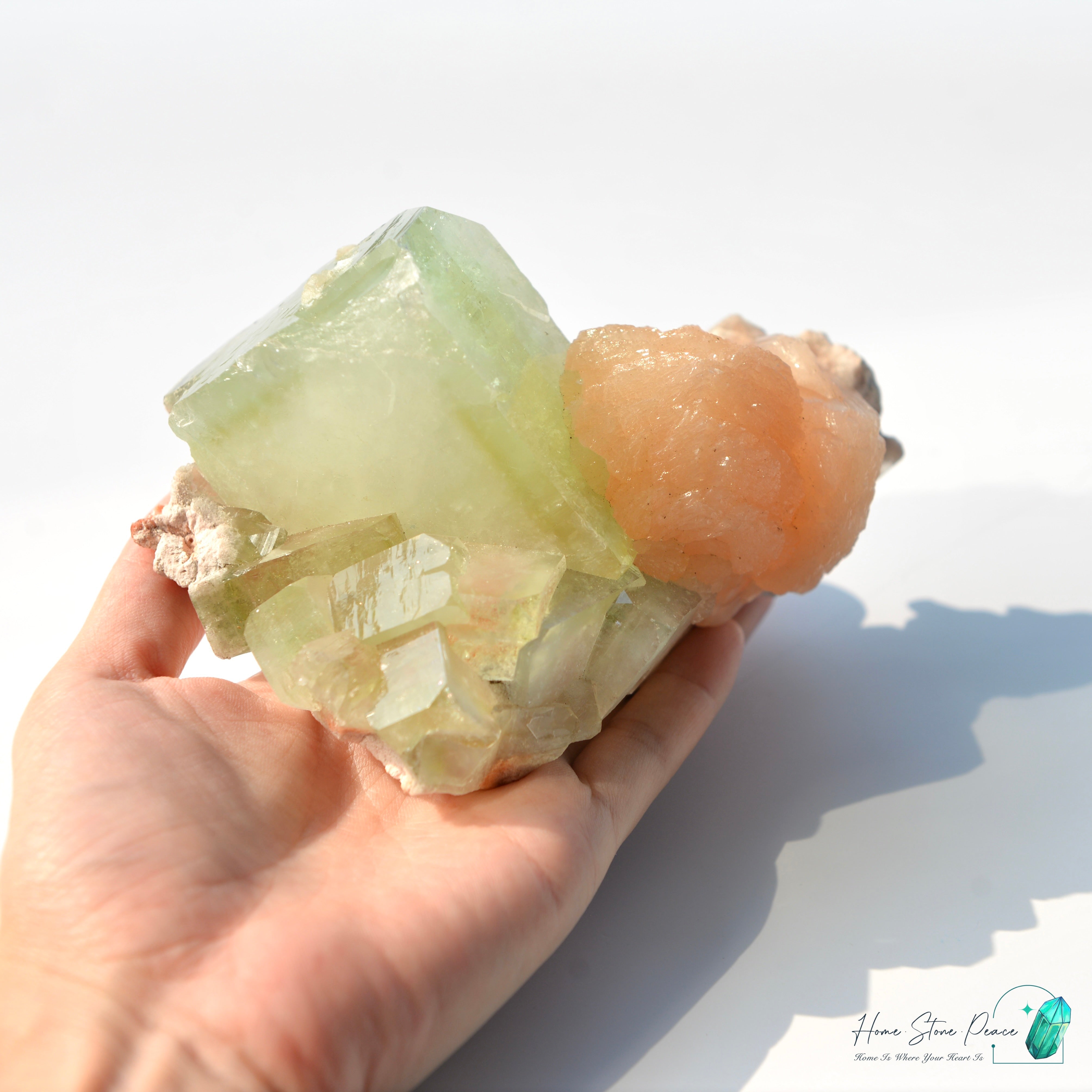 精品印度大顆綠魚眼石橙輝沸石共生原石 Green Apophyllite with Peach Stilbite Cluster