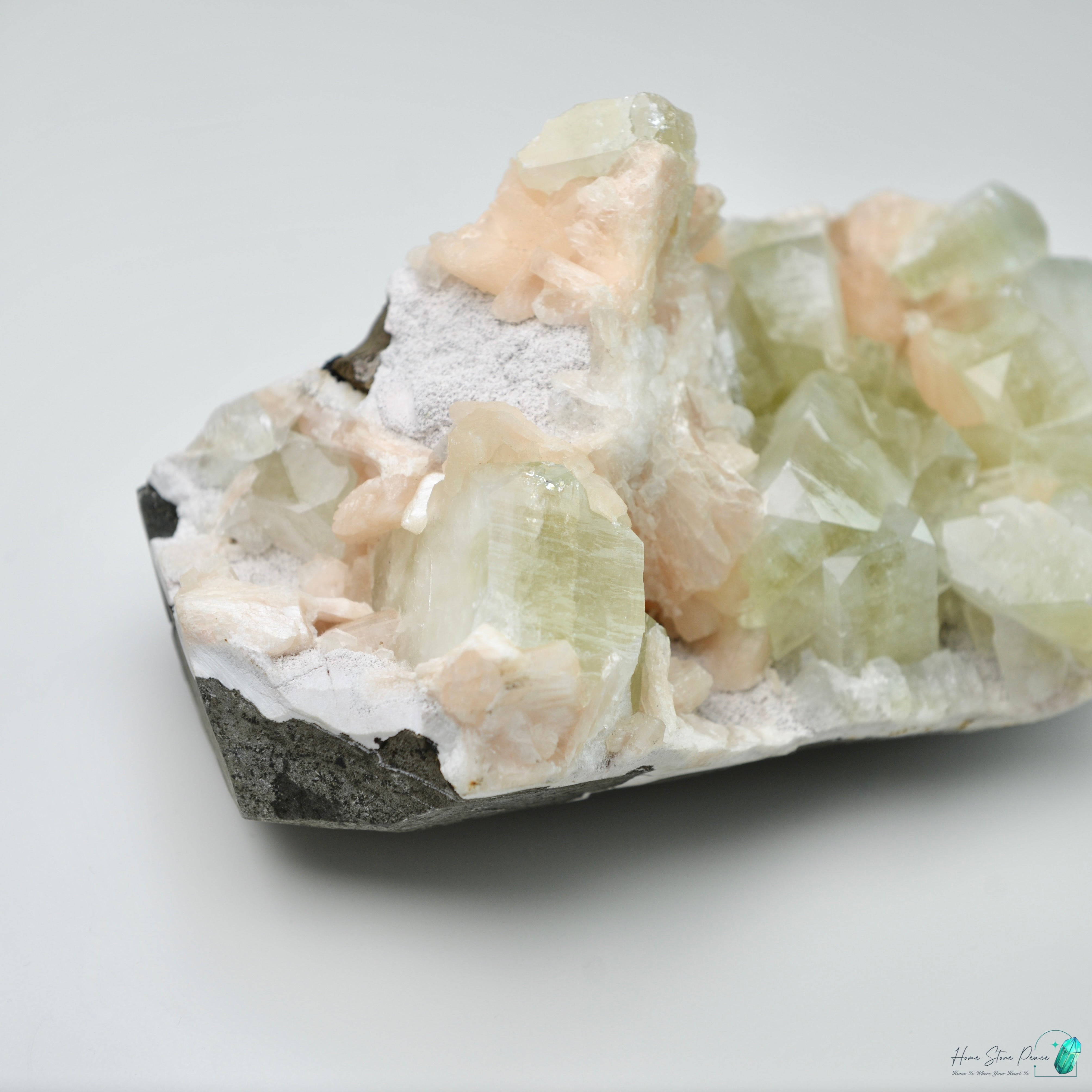 精品印度大顆綠魚眼石橙輝沸石共生原石 Green Apophyllite with Peach Stilbite Cluster