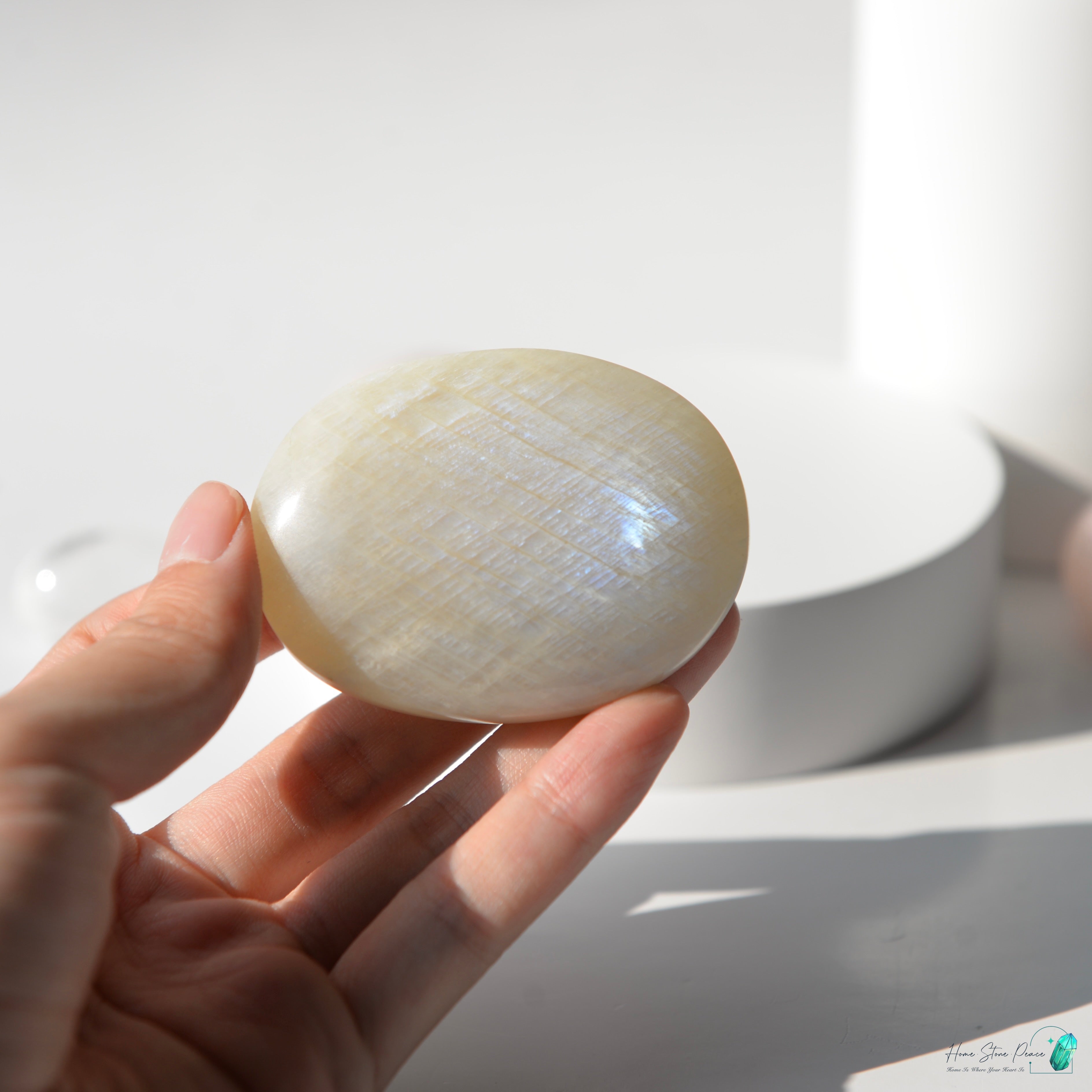 タン桑尼亞月光石手握り石 タンザニア産ムーンストーン パームストーン