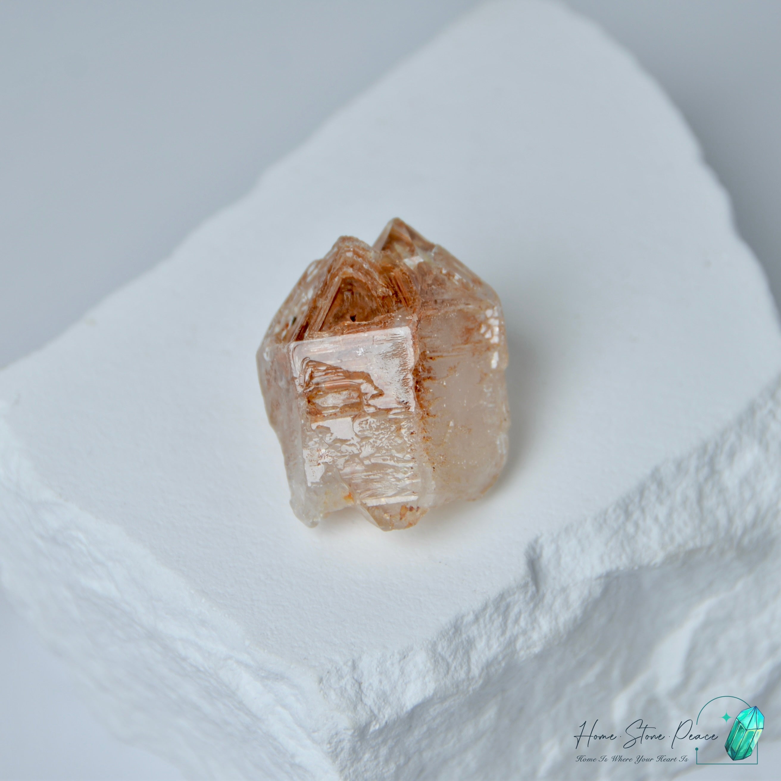 馬達加斯加紅泥骸骨水晶原石 Madagascar Red Mud Skeletal Quartz