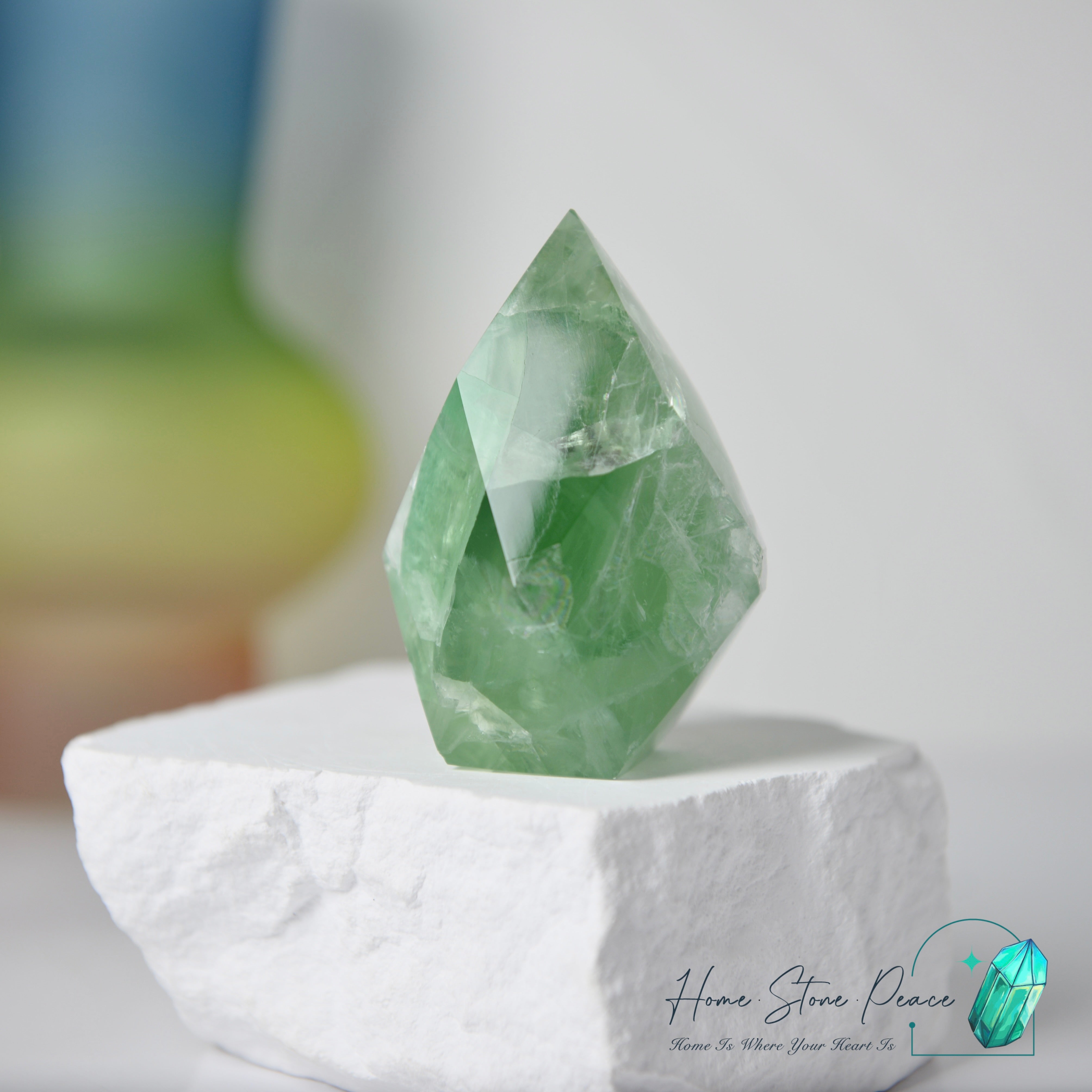立體綠螢石擺設 Faceted Green Fluorite