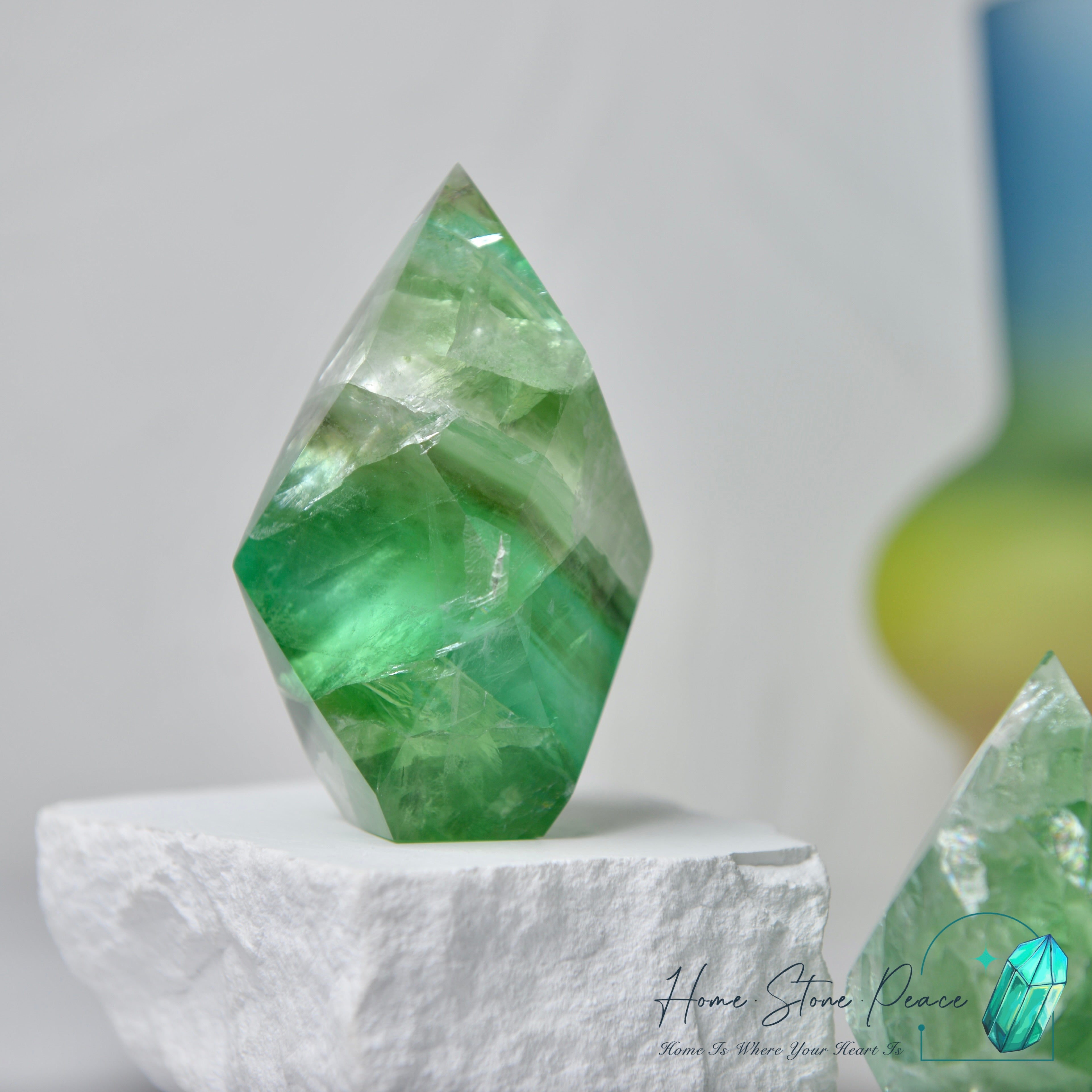 立體綠螢石擺設 Faceted Green Fluorite