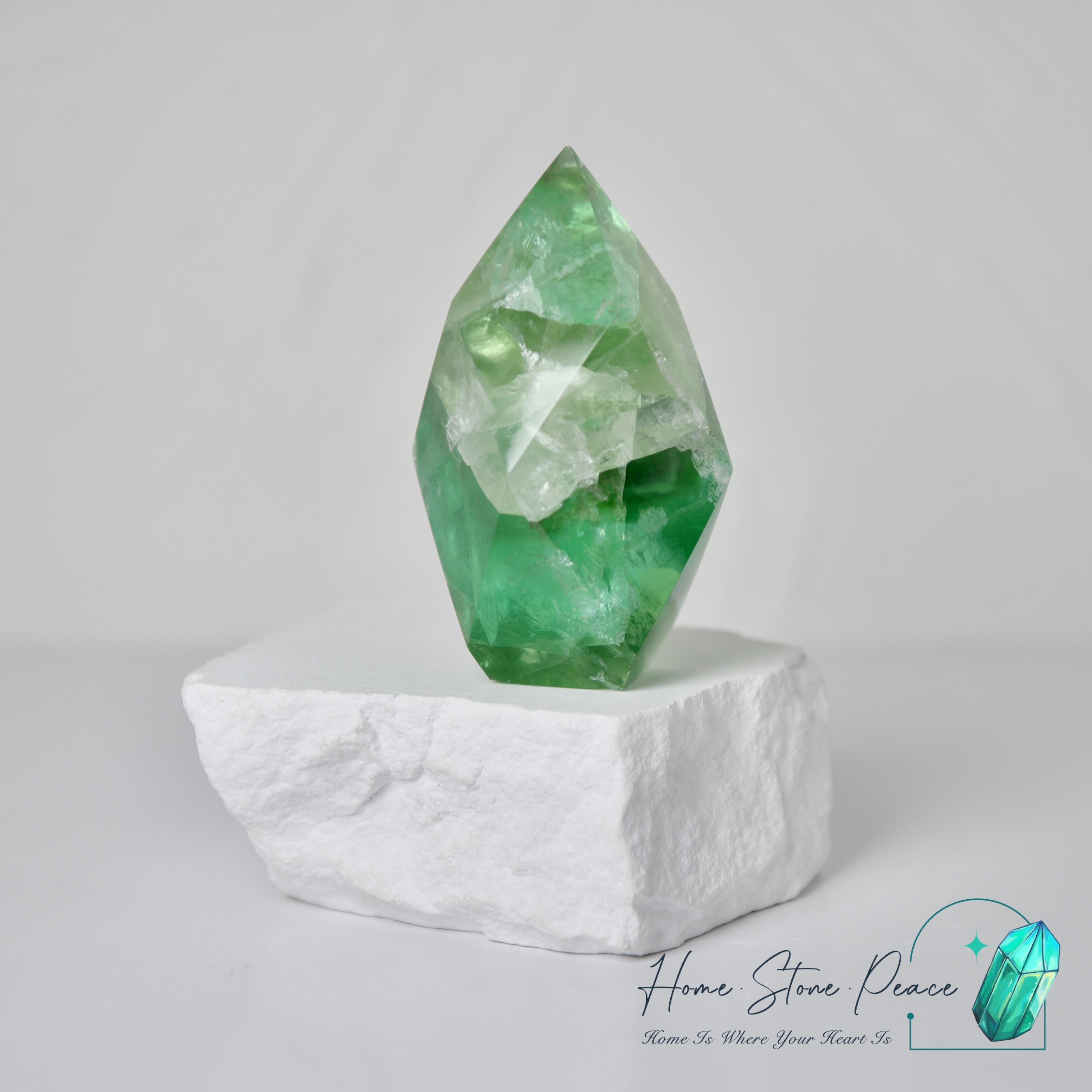 立體綠螢石擺設 Faceted Green Fluorite