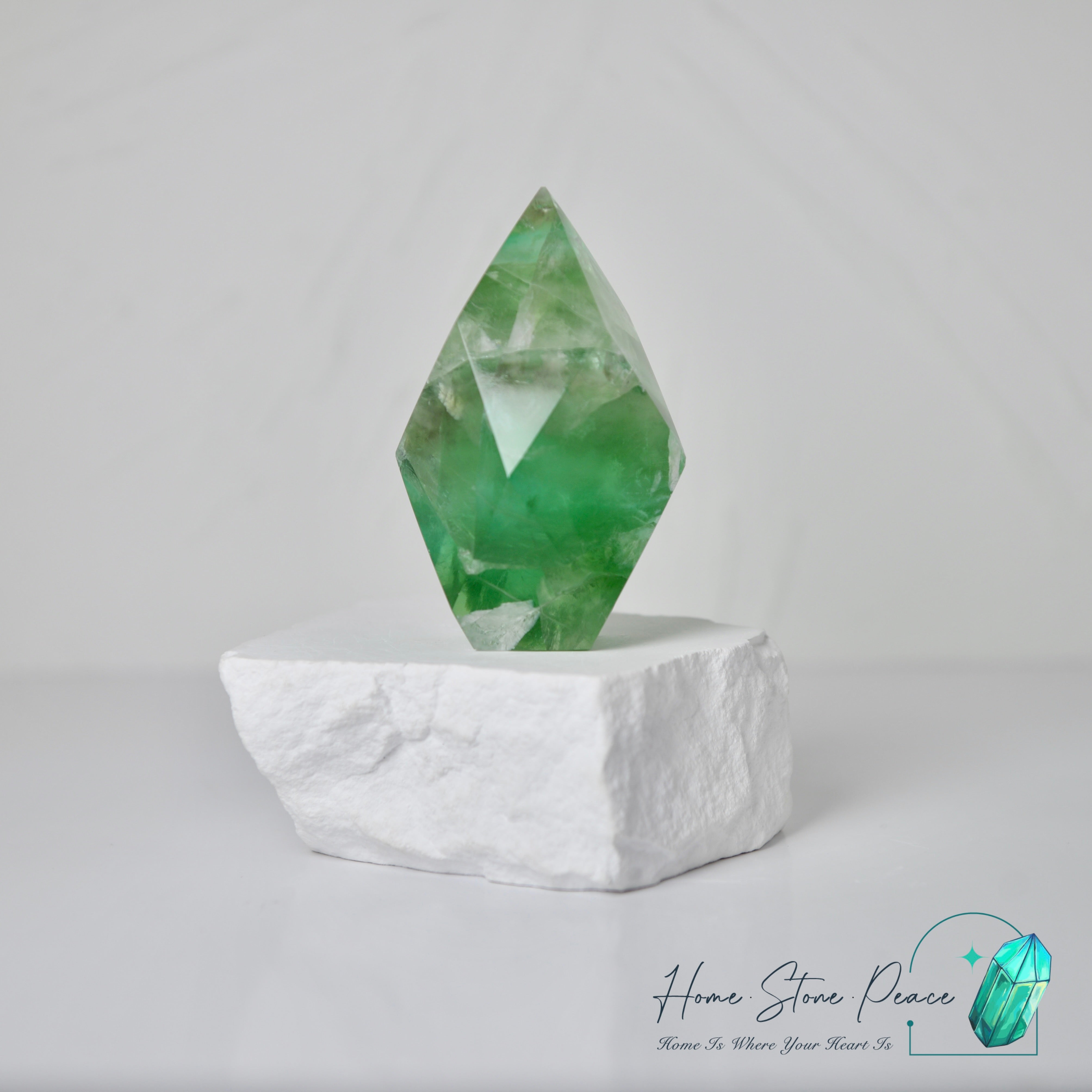 立體綠螢石擺設 Faceted Green Fluorite