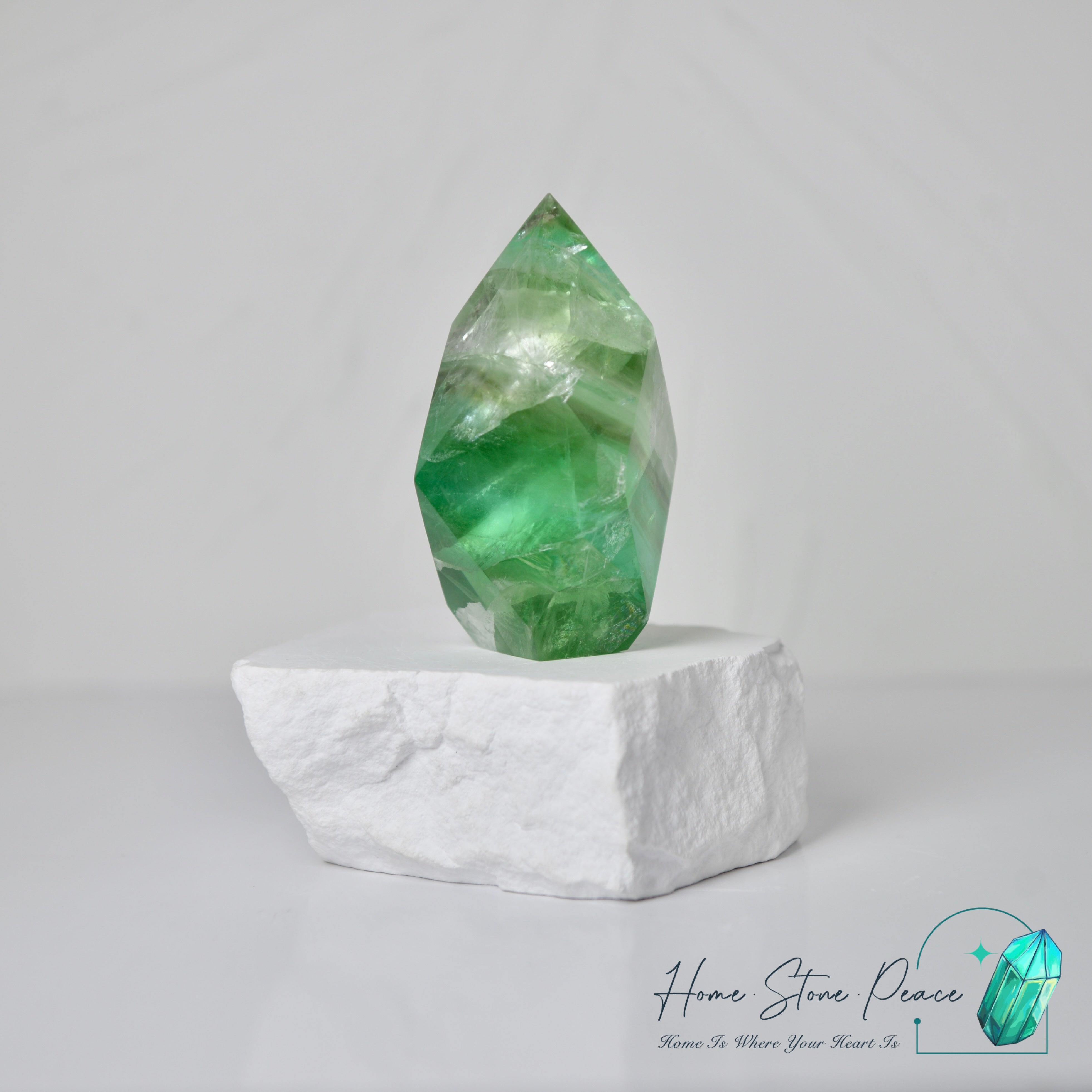 立體綠螢石擺設 Faceted Green Fluorite