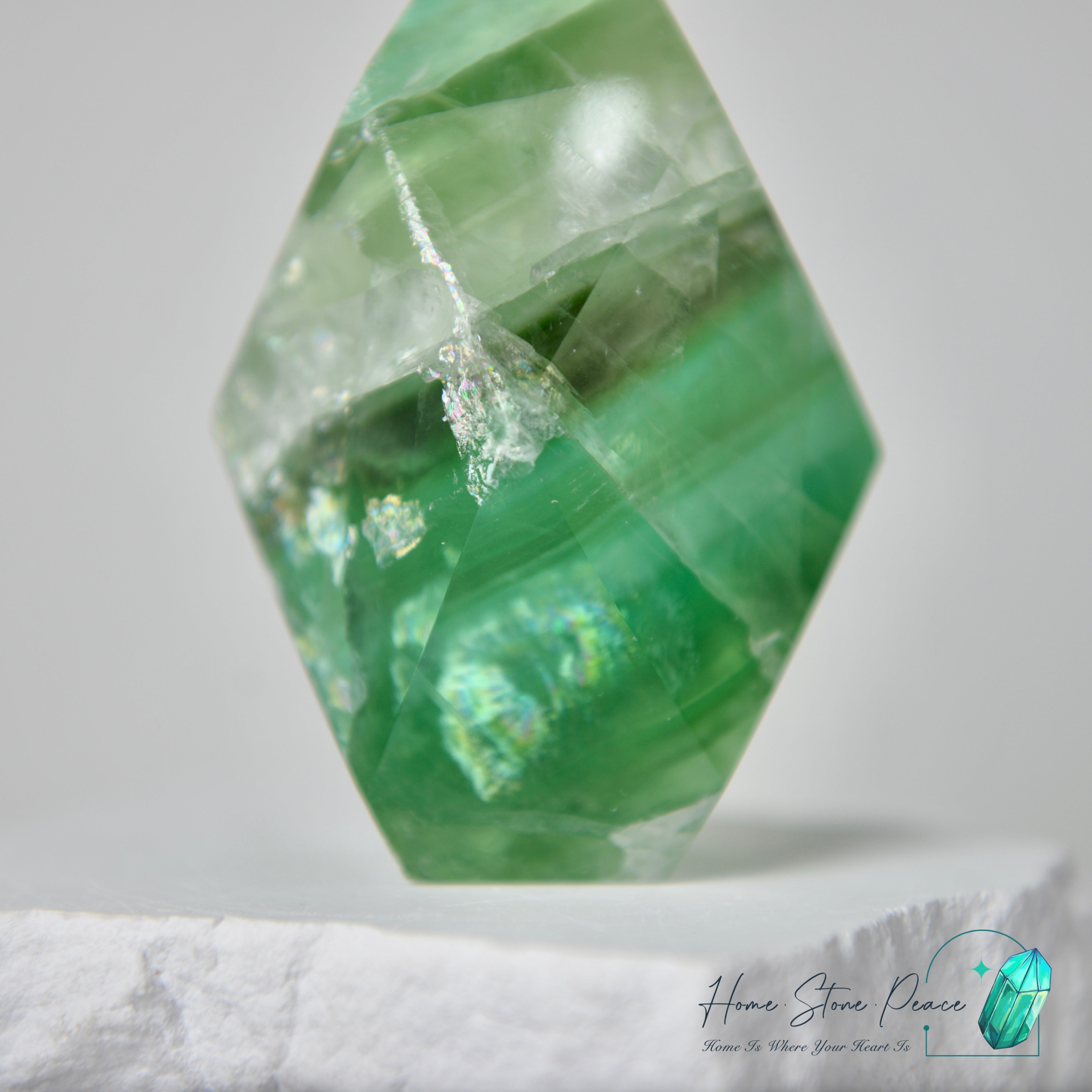 立體綠螢石擺設 Faceted Green Fluorite