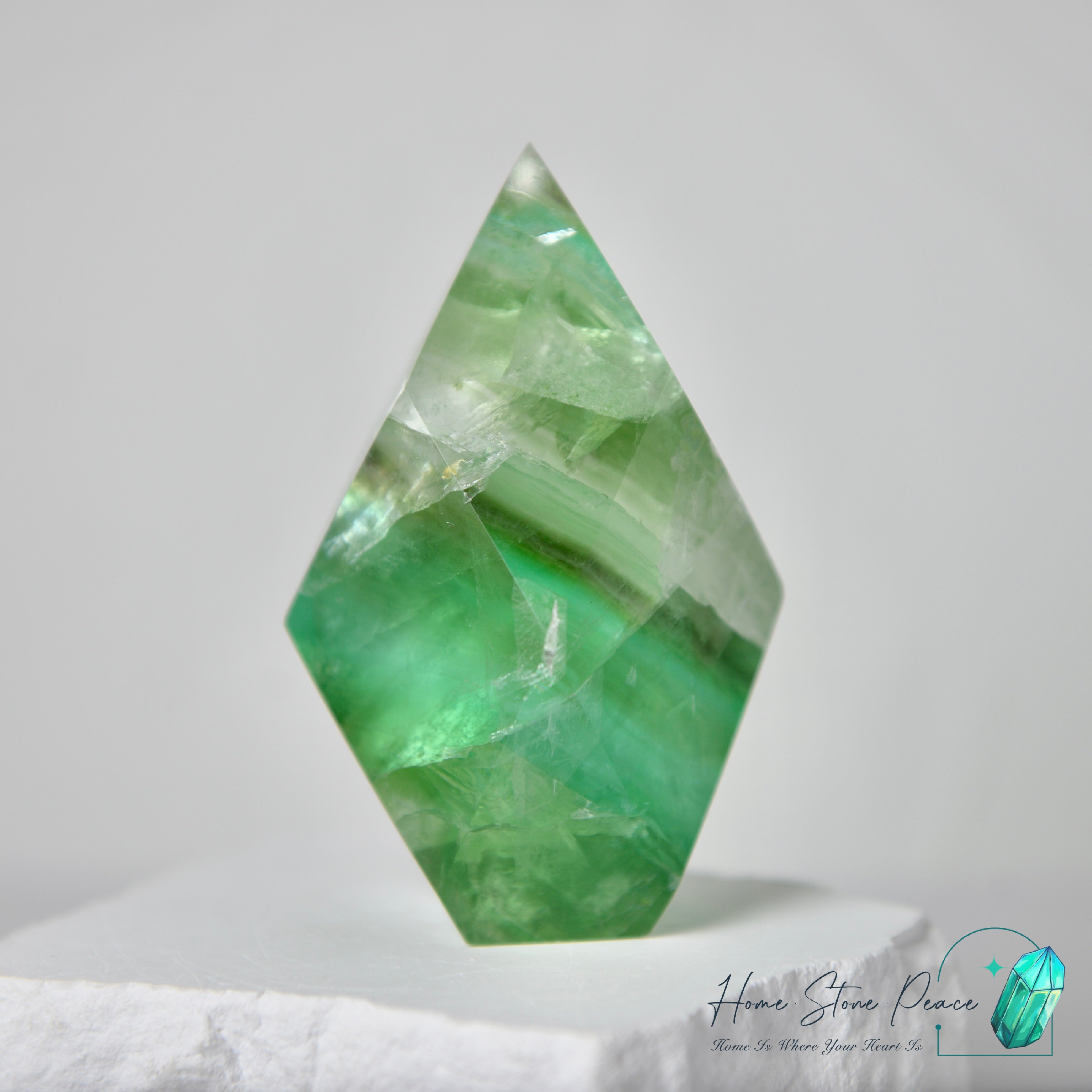 立體綠螢石擺設 Faceted Green Fluorite