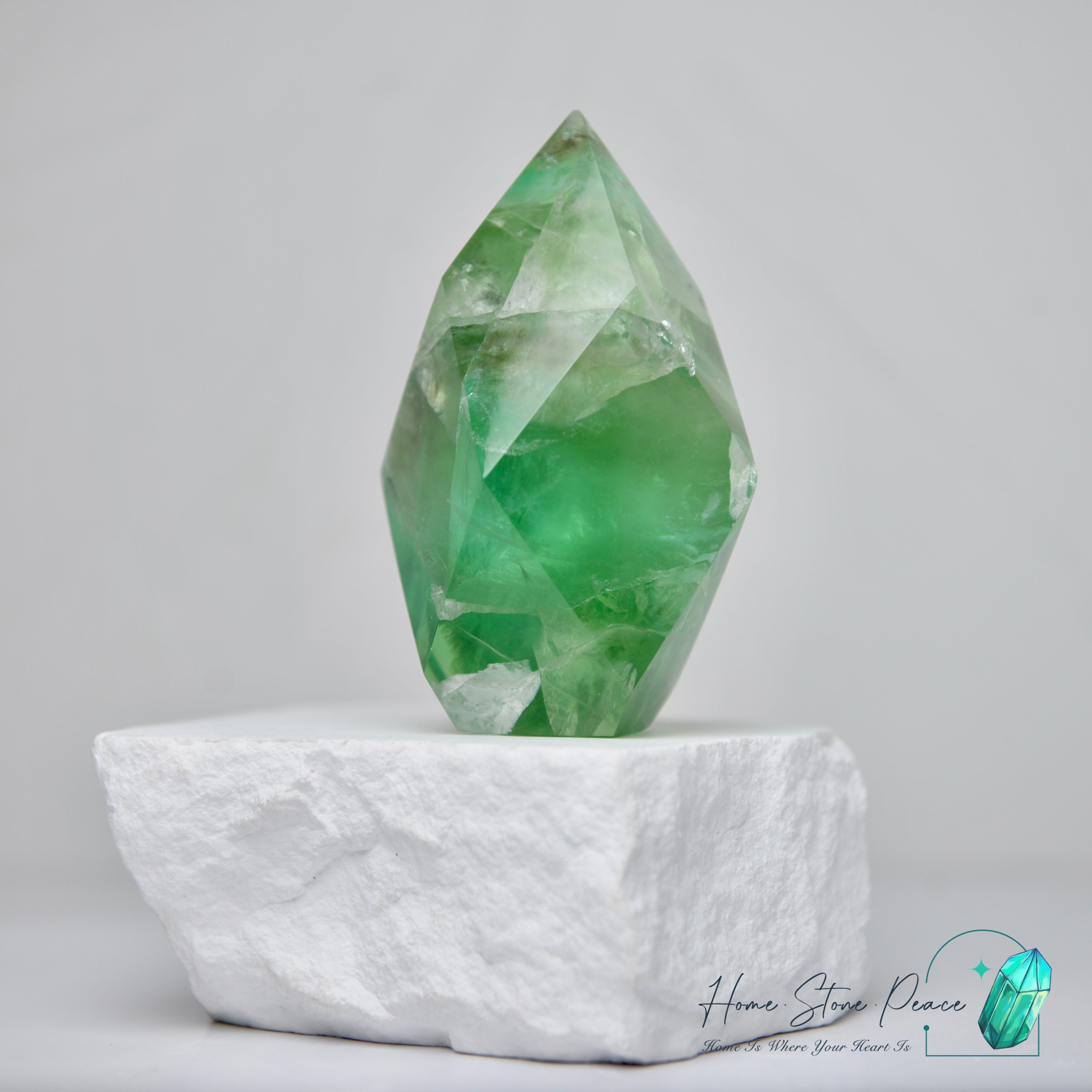 立體綠螢石擺設 Faceted Green Fluorite
