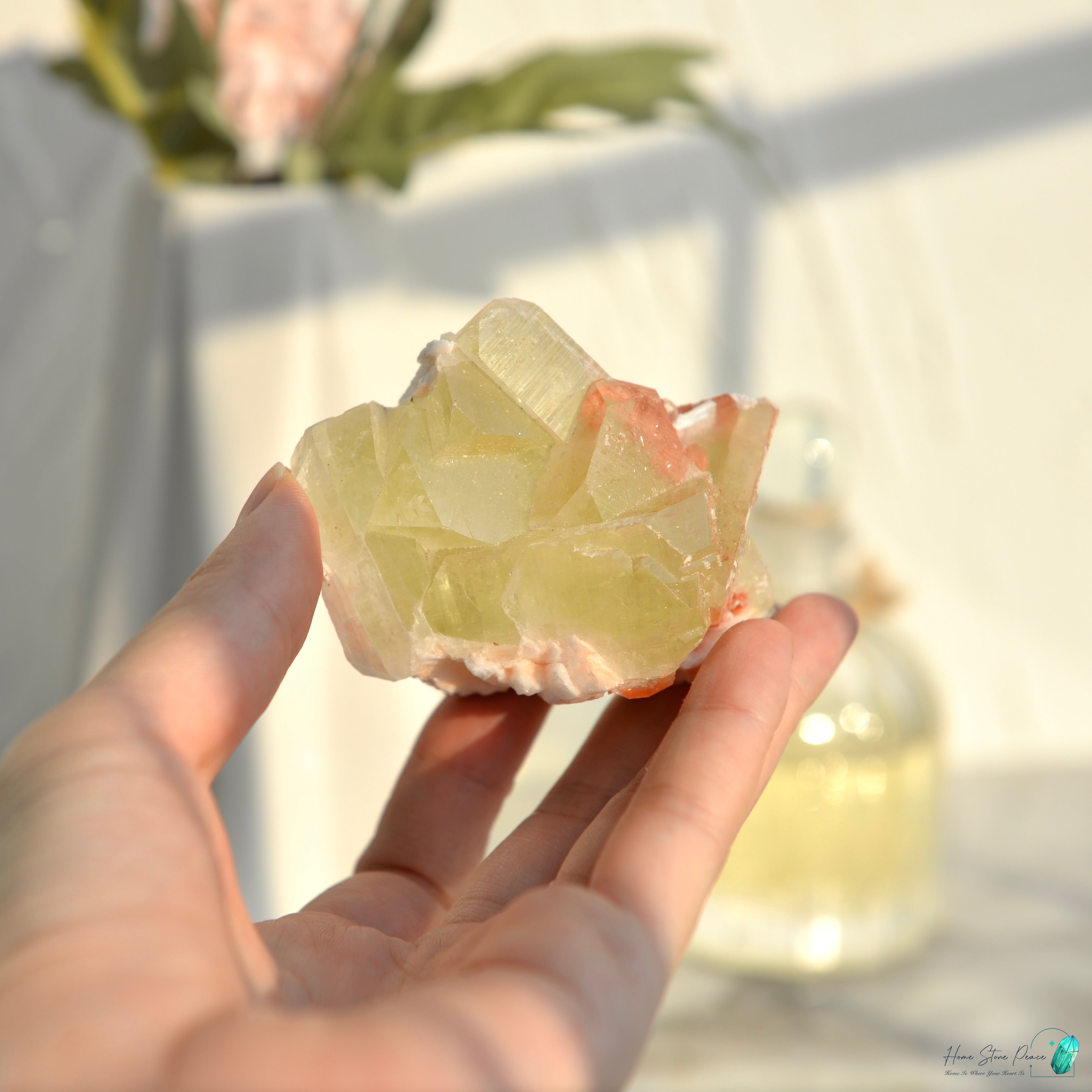 精品印度綠魚眼石原石 Premium Indian Green Apophyllite Cluster