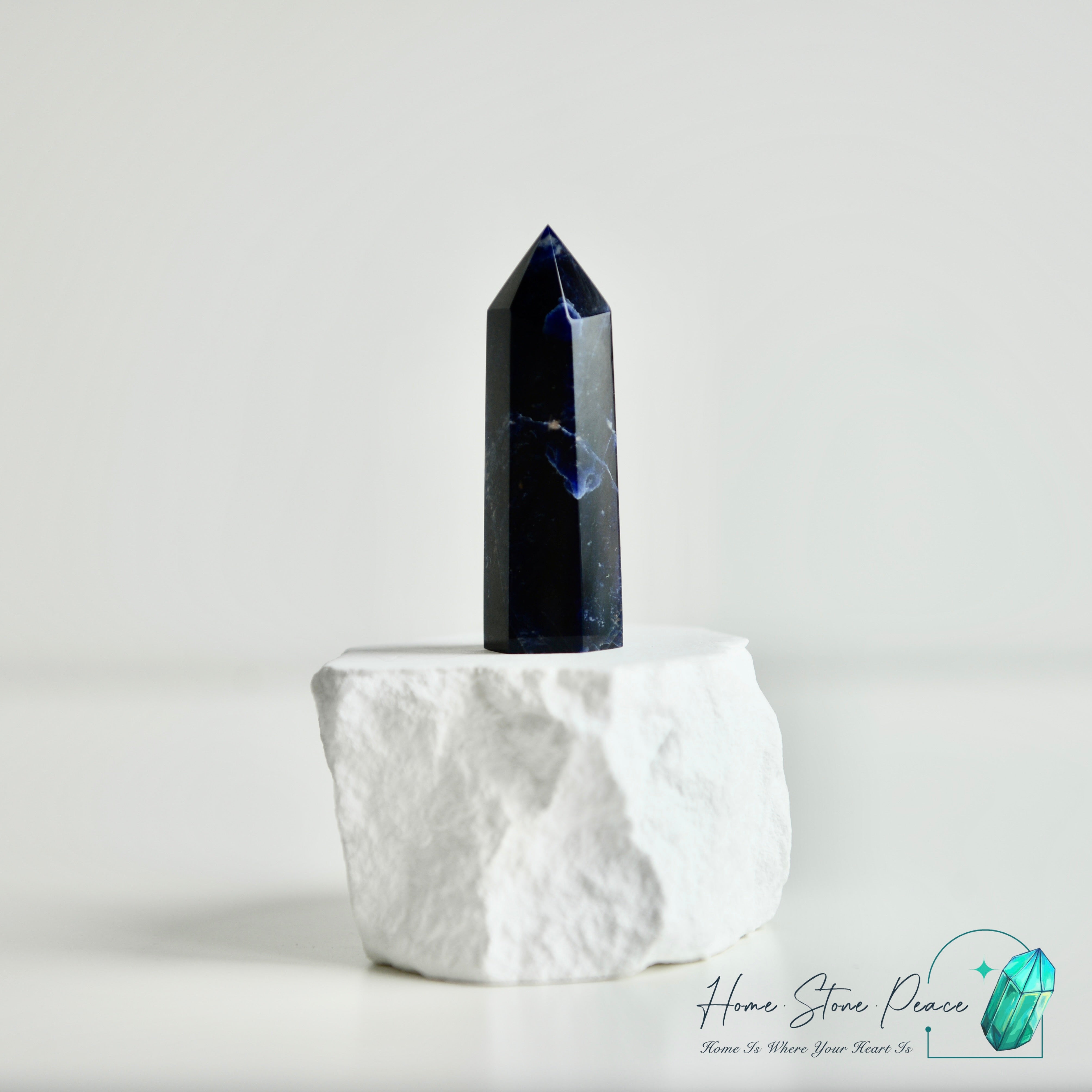 藍紋石柱 Sodalite Point