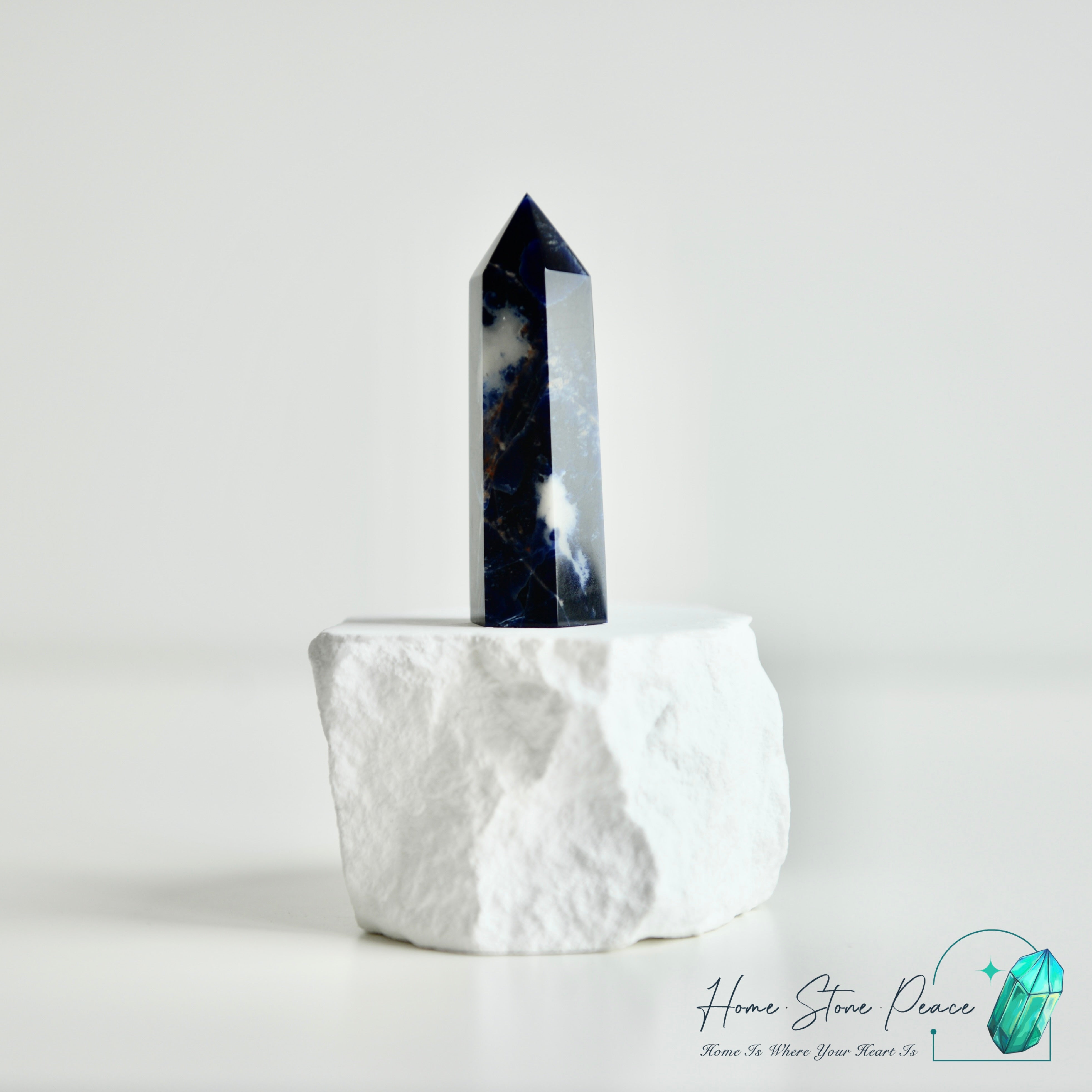 藍紋石柱 Sodalite Point