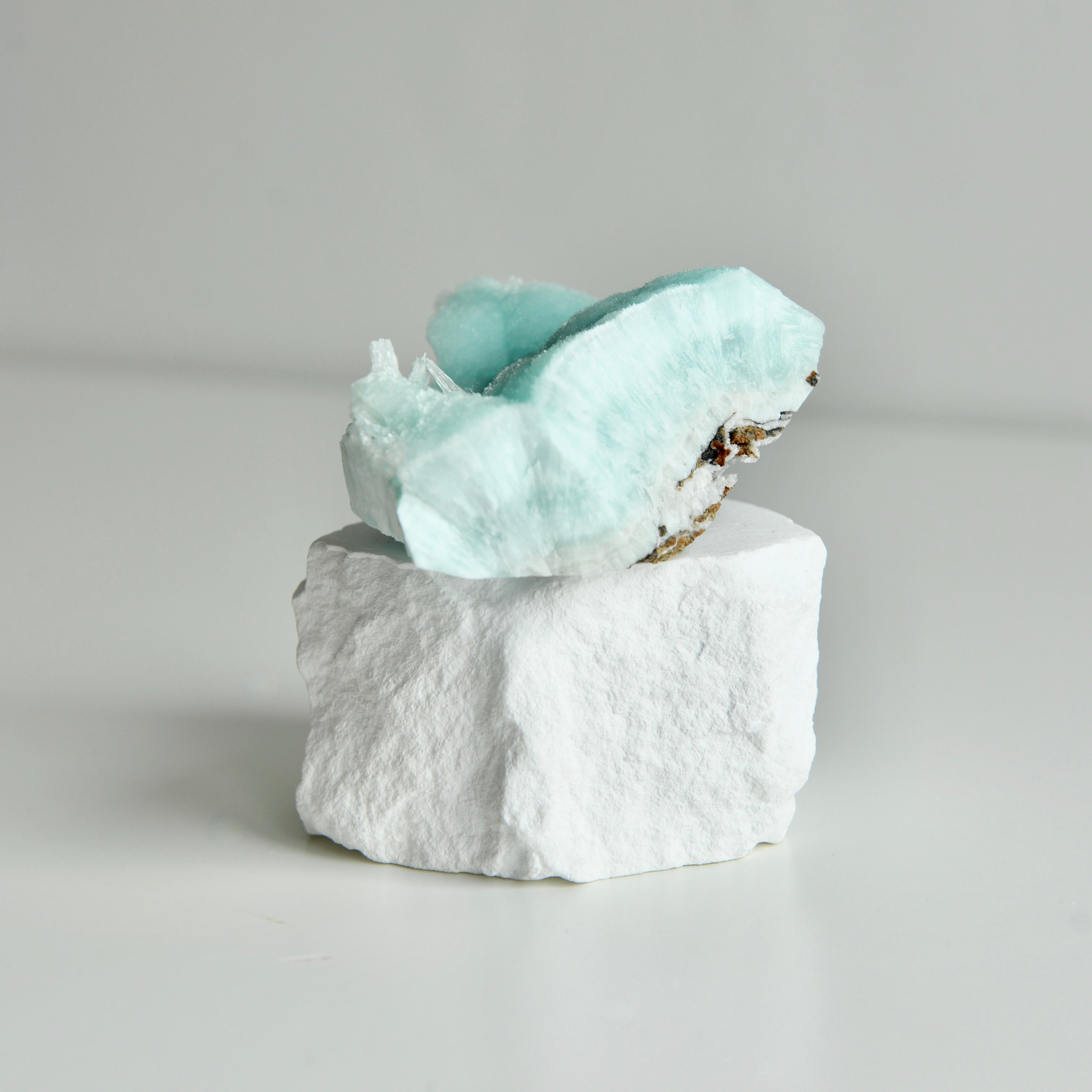 藍霰石 Blue Aragonite Cluster