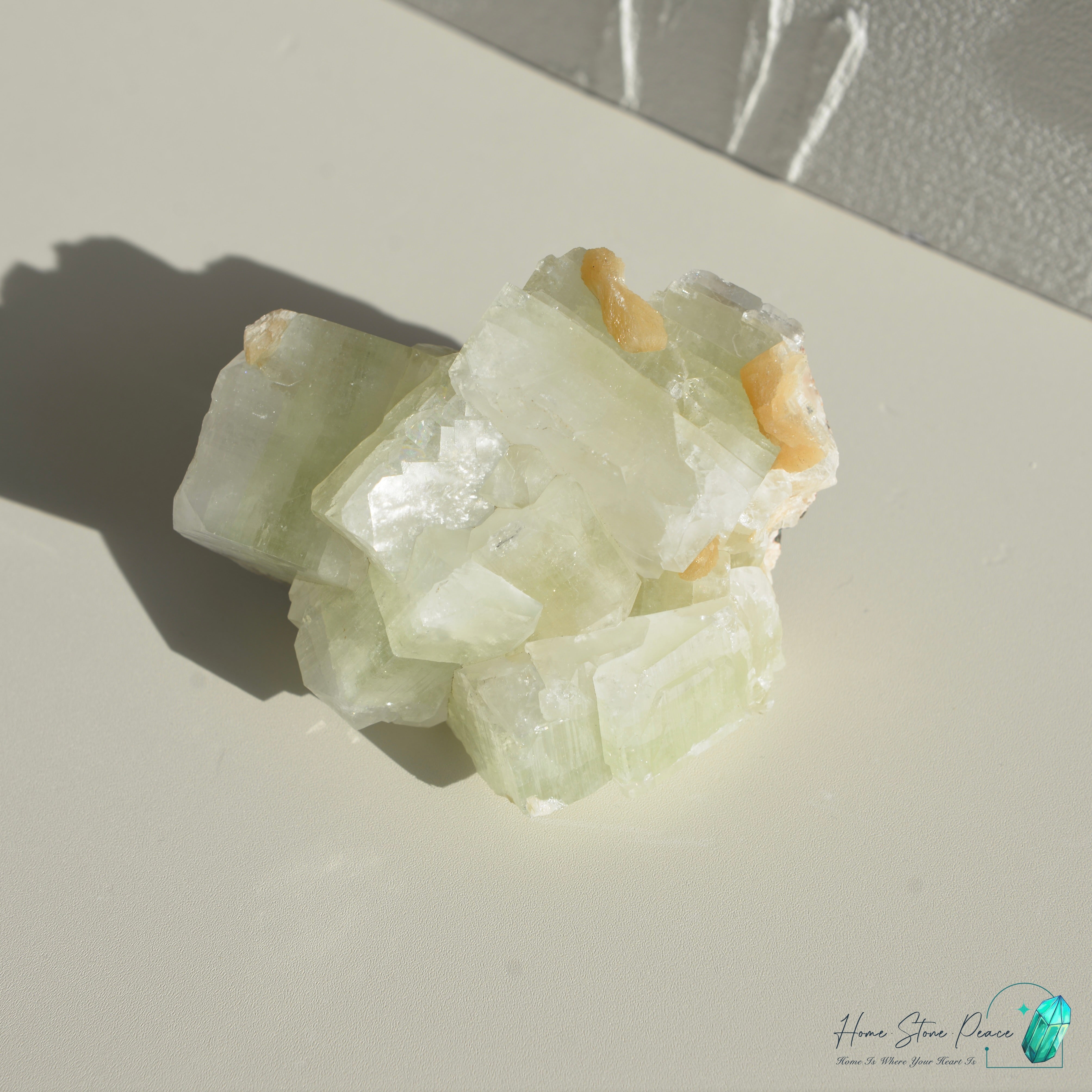 精品印度大顆綠魚眼石橙輝沸石共生原石 Green Apophyllite with Peach Stilbite Cluster