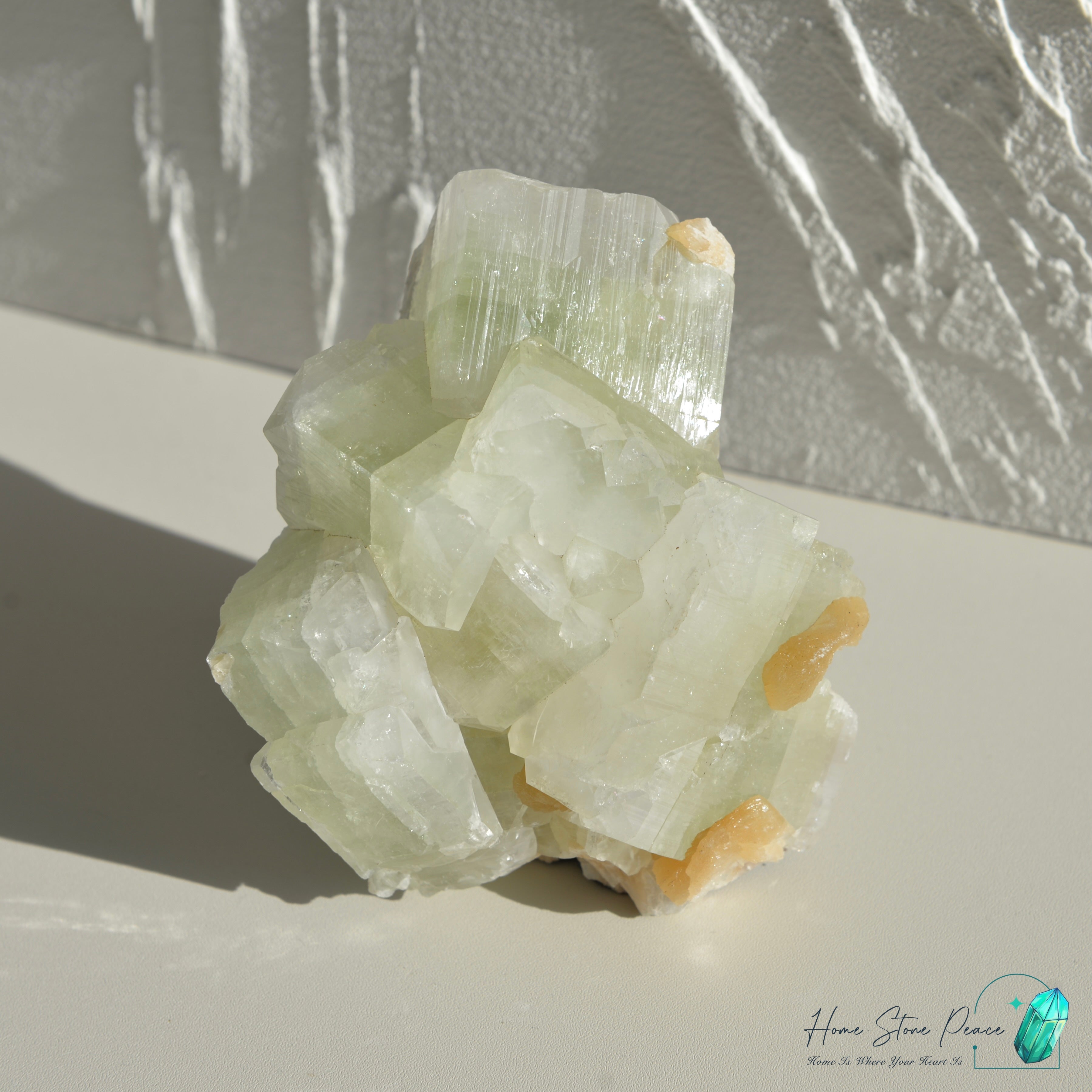 精品印度大顆綠魚眼石橙輝沸石共生原石 Green Apophyllite with Peach Stilbite Cluster