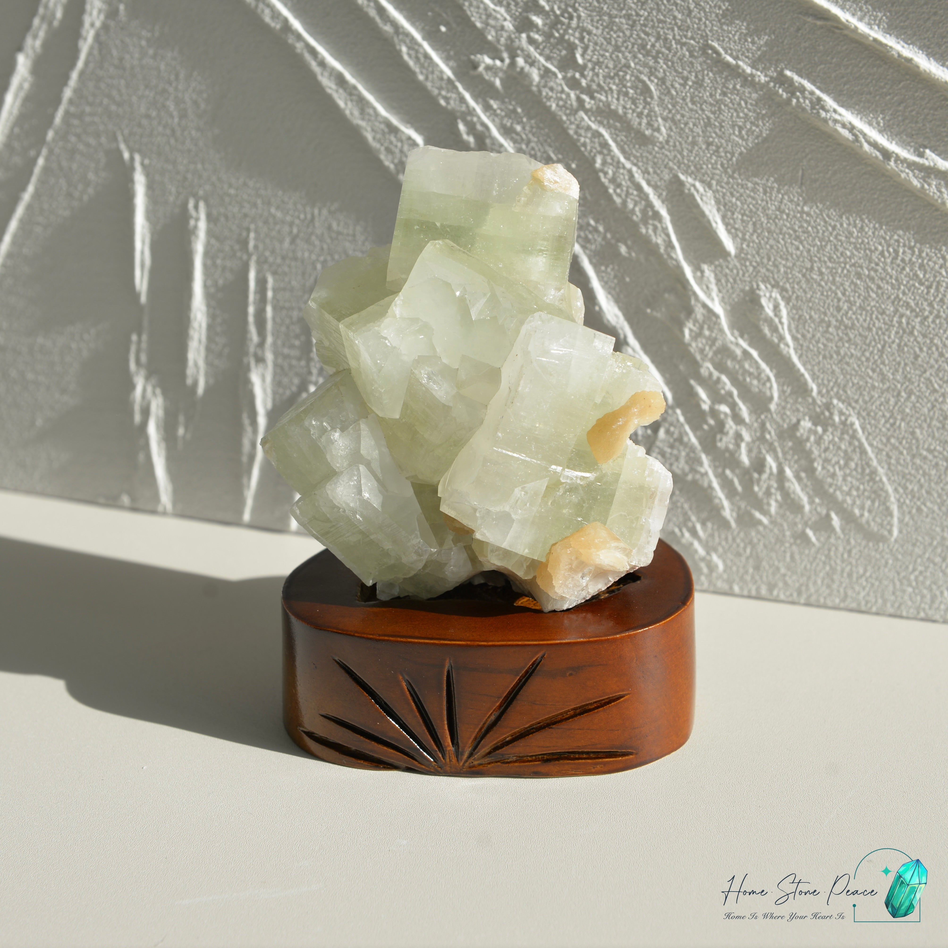 精品印度大顆綠魚眼石橙輝沸石共生原石 Green Apophyllite with Peach Stilbite Cluster