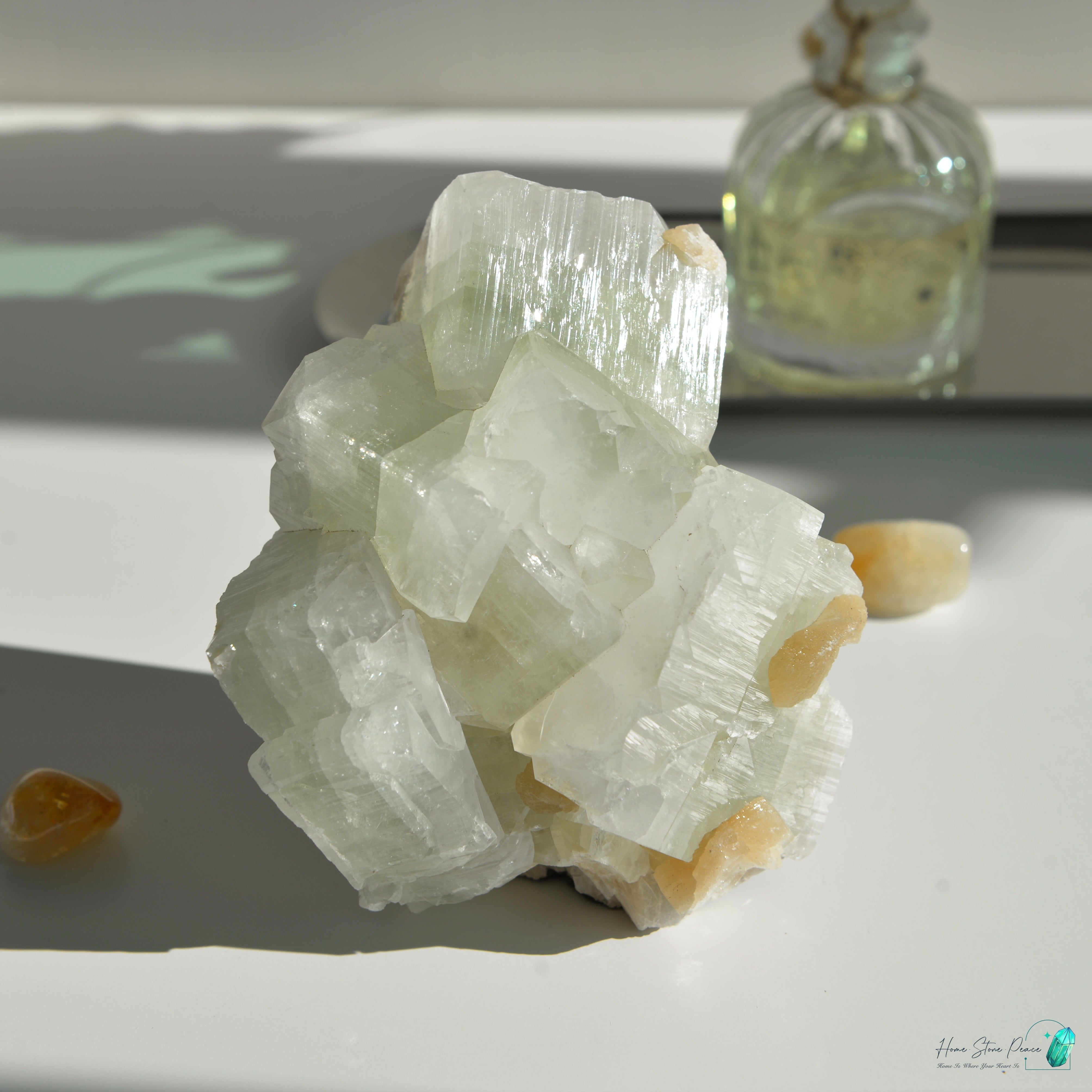 精品印度大顆綠魚眼石橙輝沸石共生原石 Green Apophyllite with Peach Stilbite Cluster