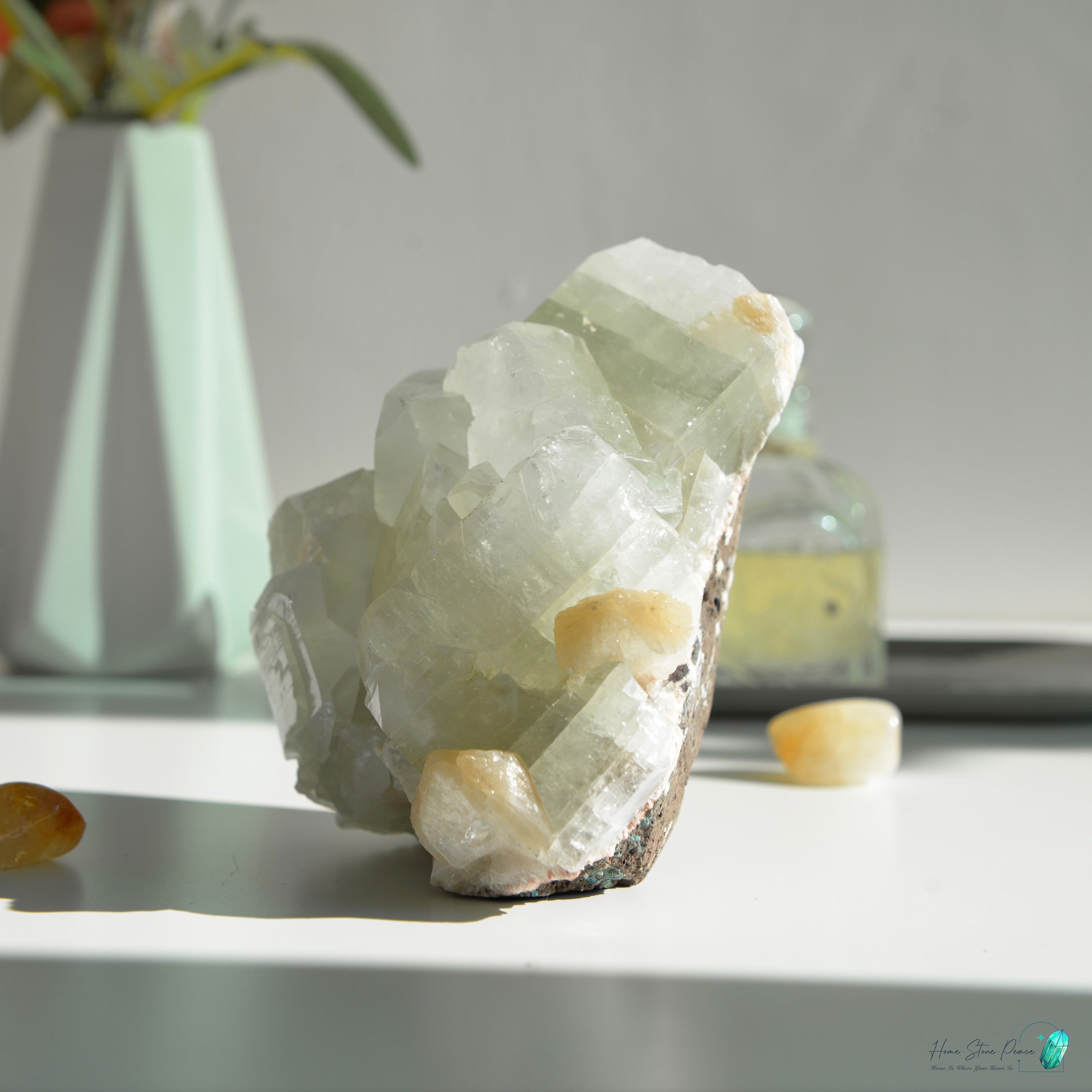 精品印度大顆綠魚眼石橙輝沸石共生原石 Green Apophyllite with Peach Stilbite Cluster