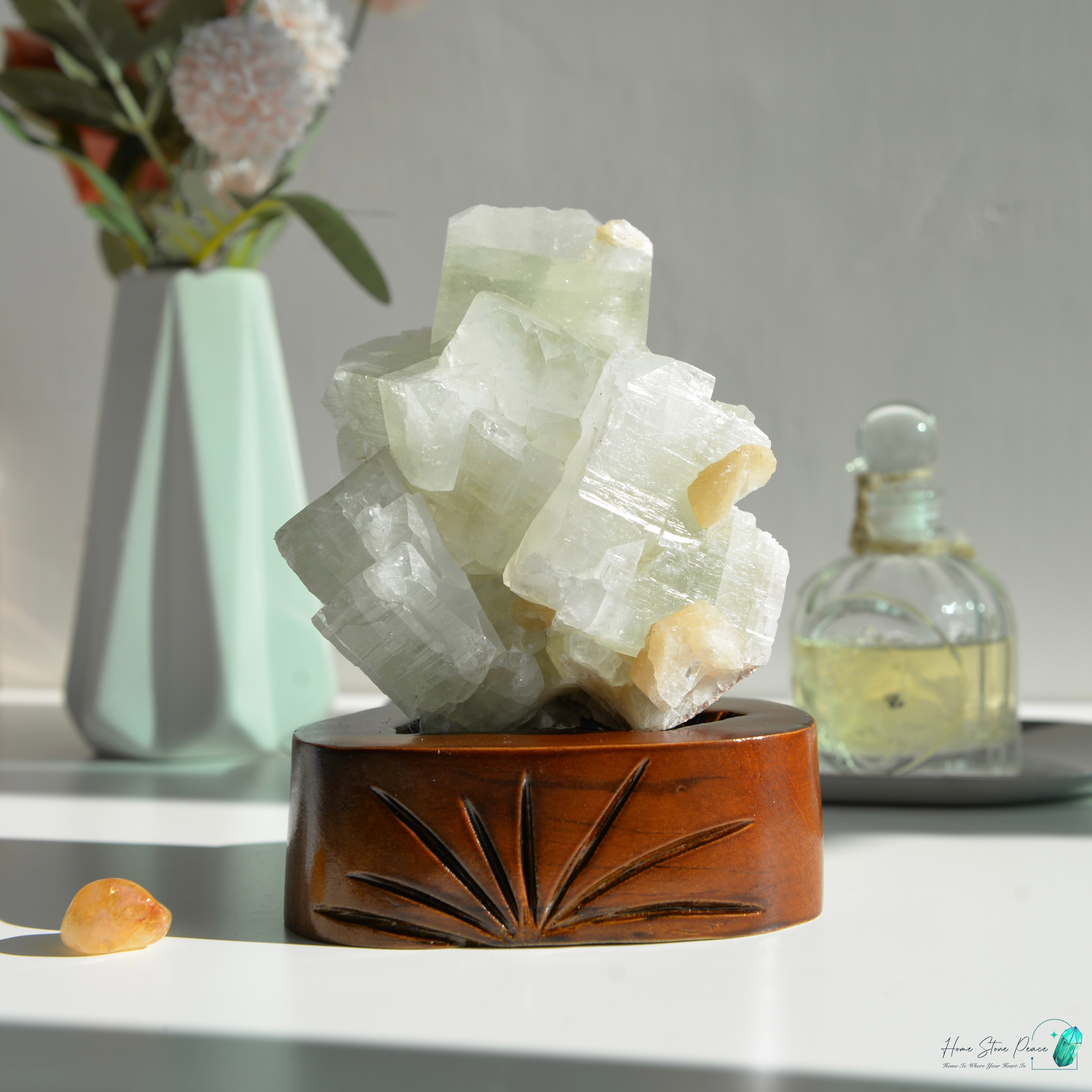 精品印度大顆綠魚眼石橙輝沸石共生原石 Green Apophyllite with Peach Stilbite Cluster