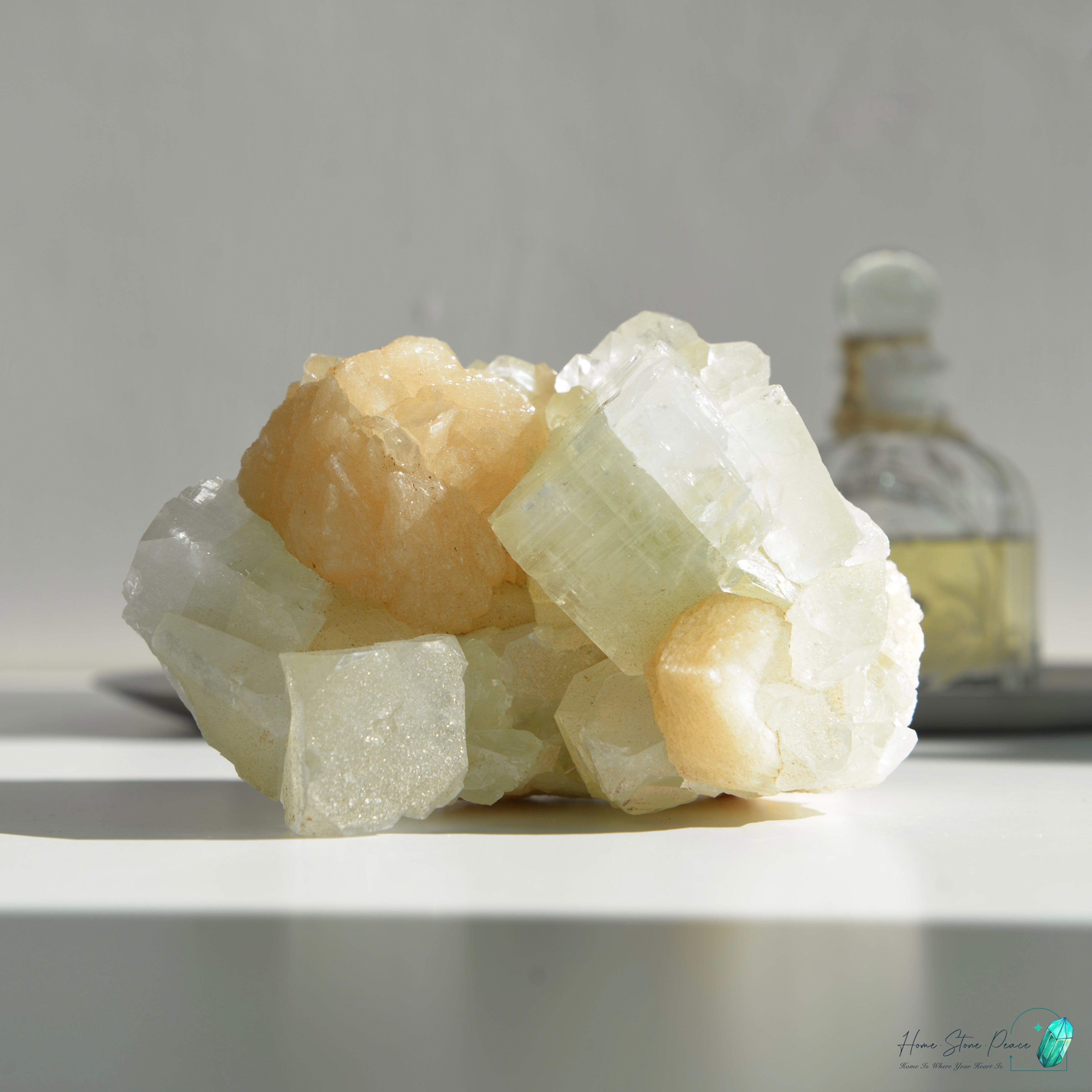 精品印度大顆綠魚眼石橙輝沸石共生原石 Green Apophyllite with Peach Stilbite Cluster