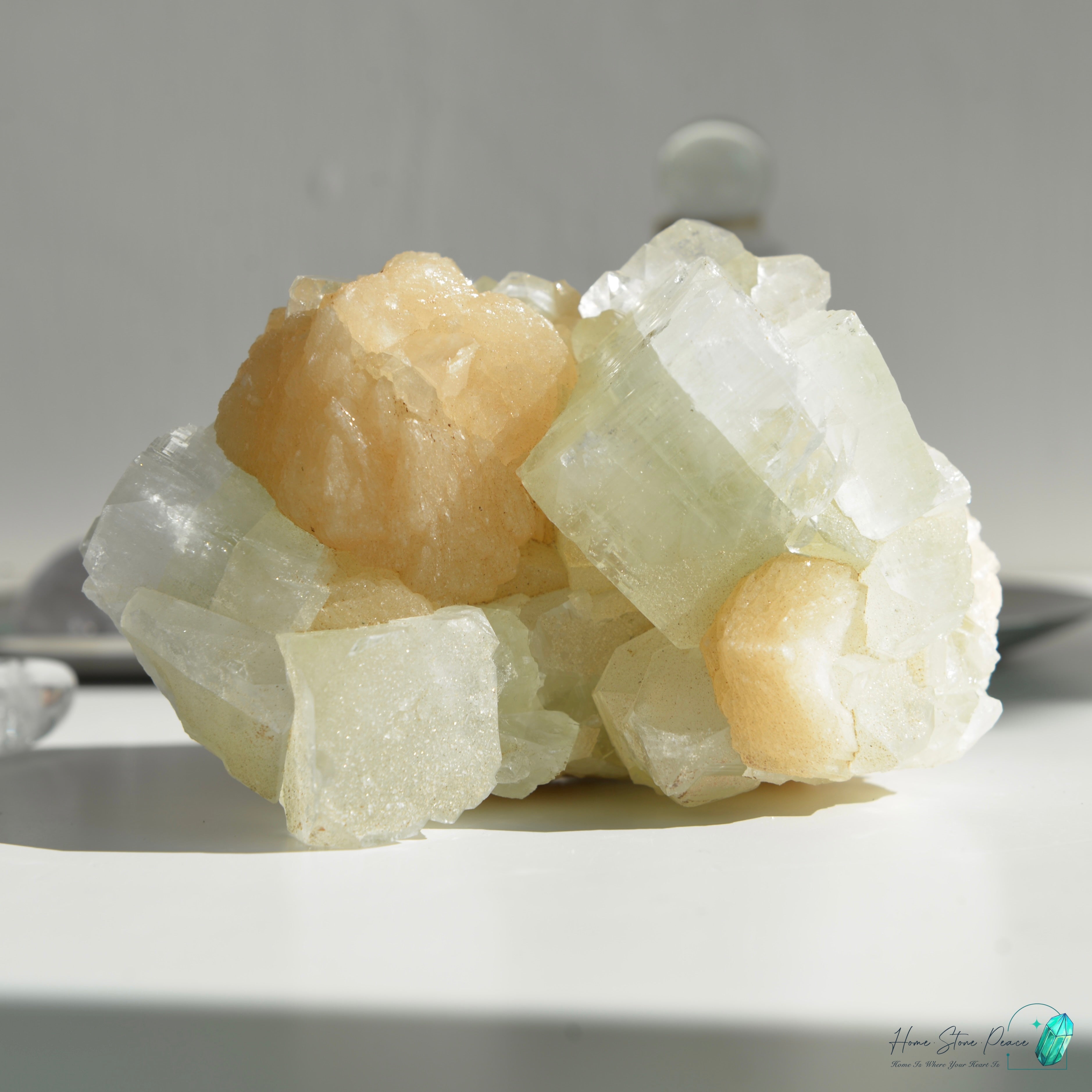 精品印度大顆綠魚眼石橙輝沸石共生原石 Green Apophyllite with Peach Stilbite Cluster