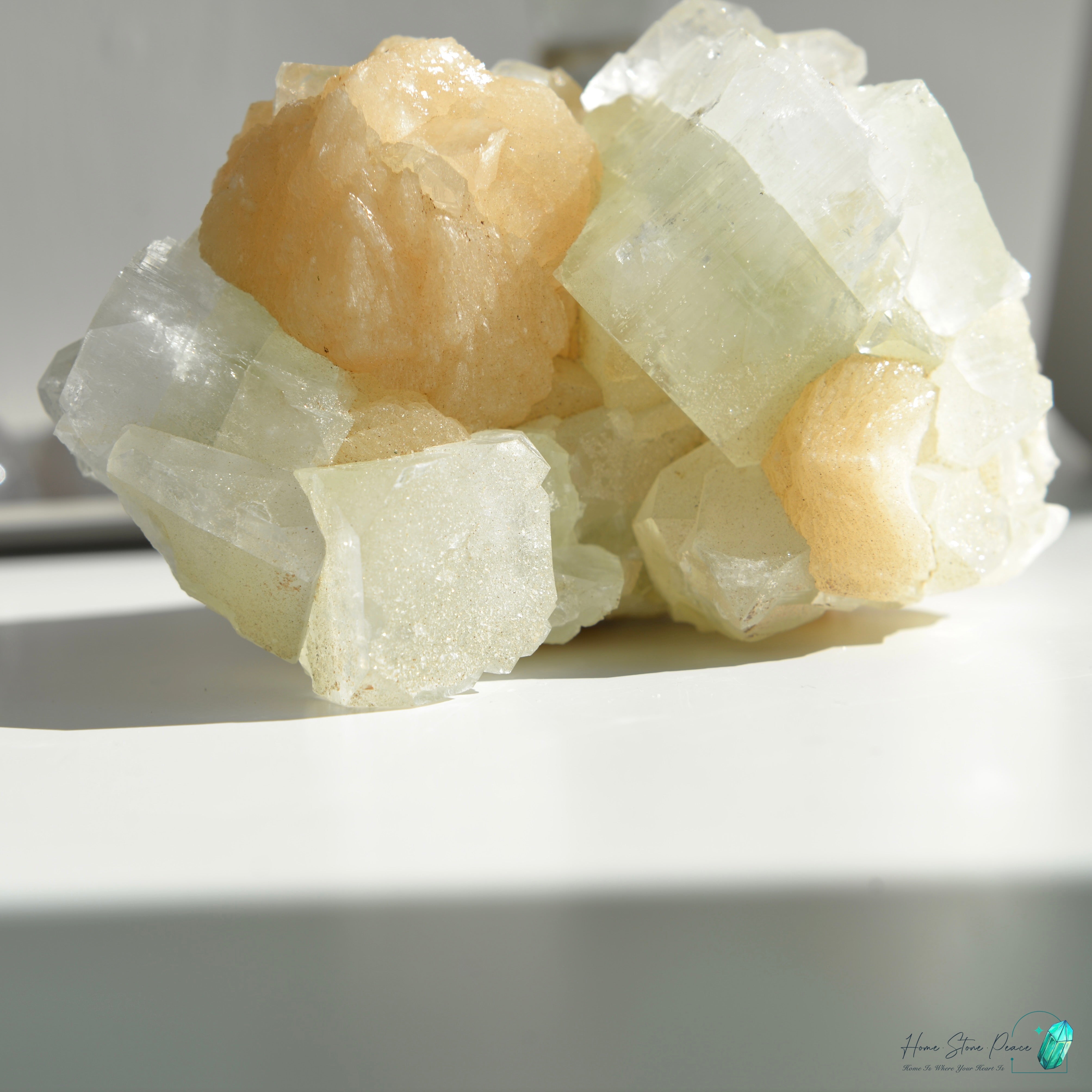 精品印度大顆綠魚眼石橙輝沸石共生原石 Green Apophyllite with Peach Stilbite Cluster