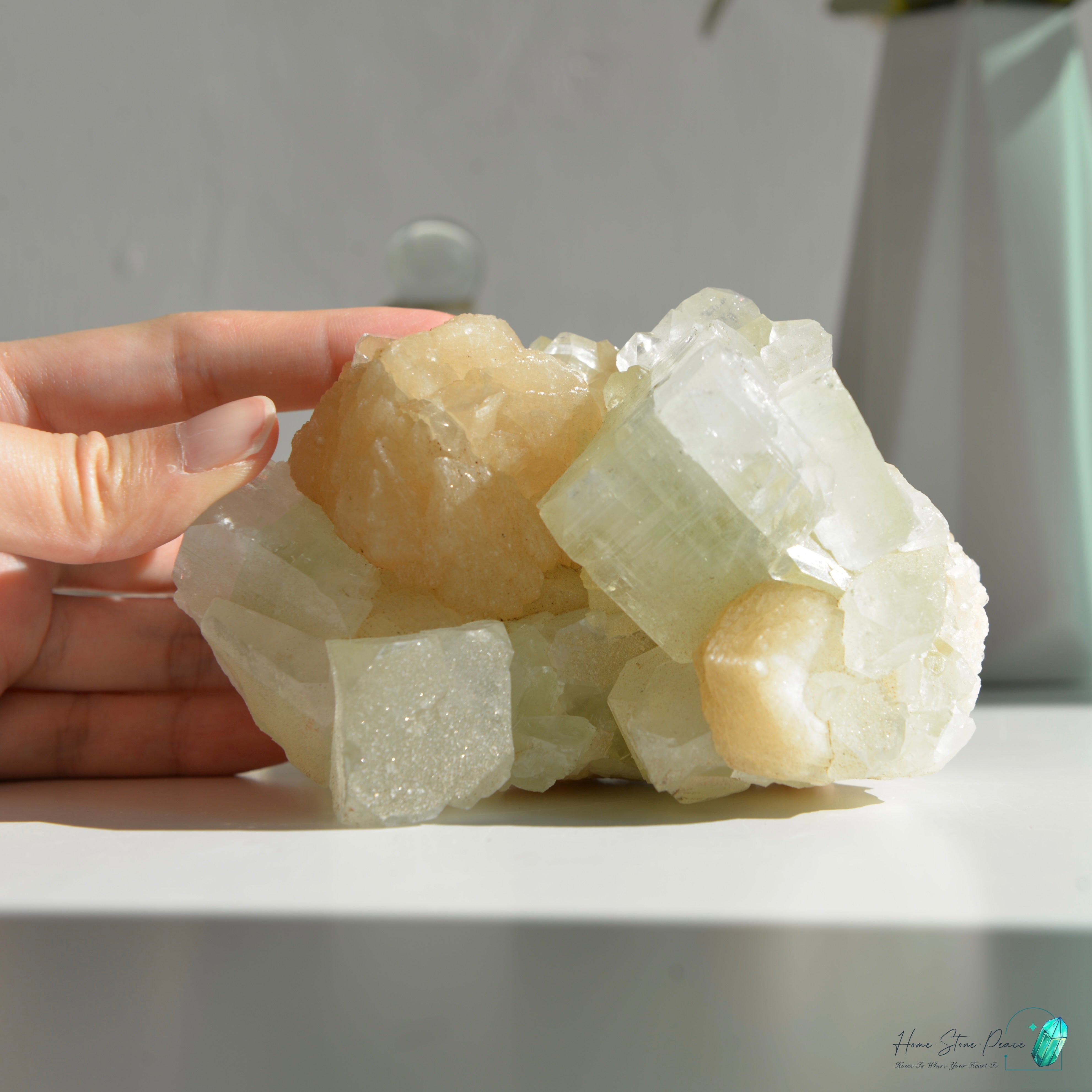 精品印度大顆綠魚眼石橙輝沸石共生原石 Green Apophyllite with Peach Stilbite Cluster