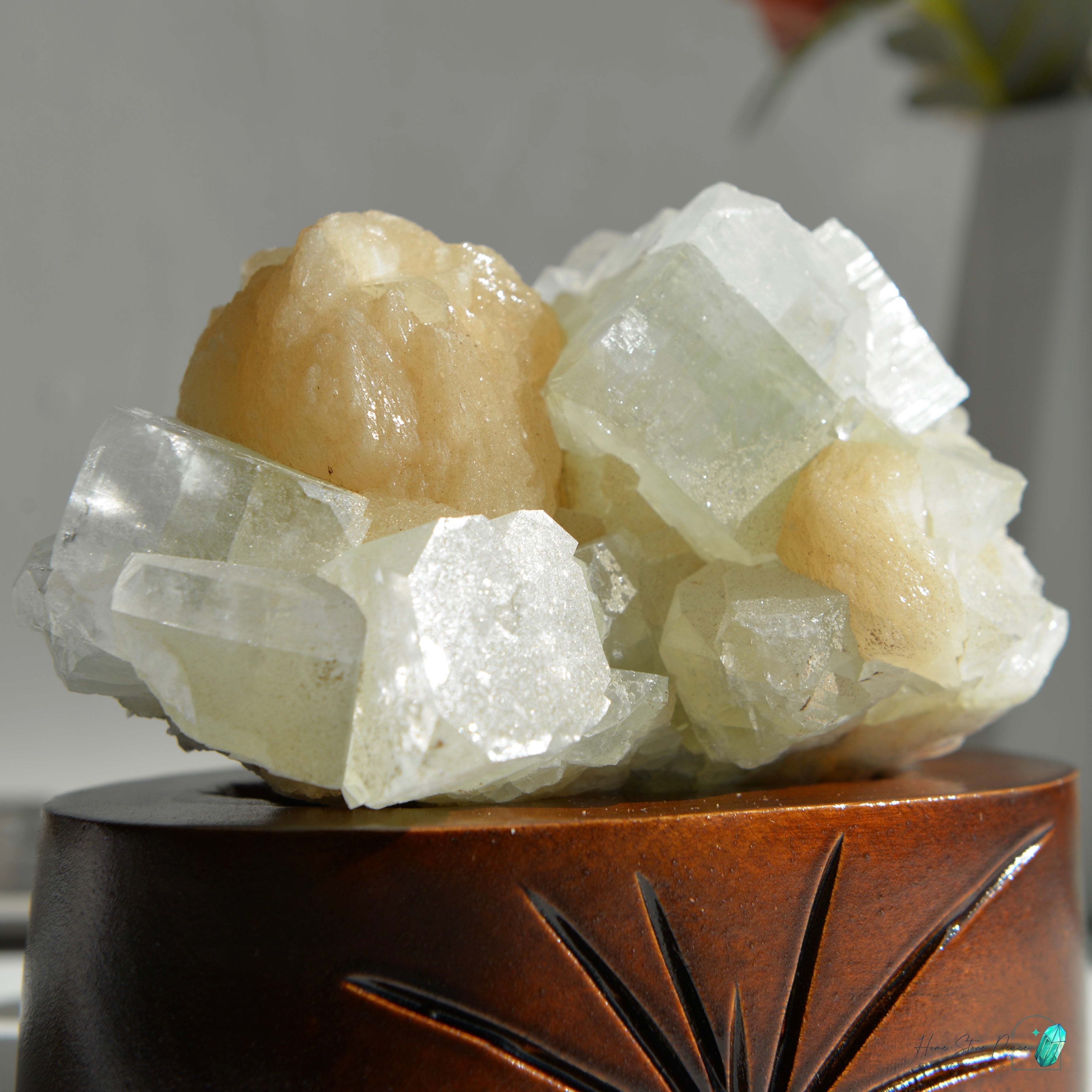 精品印度大顆綠魚眼石橙輝沸石共生原石 Green Apophyllite with Peach Stilbite Cluster