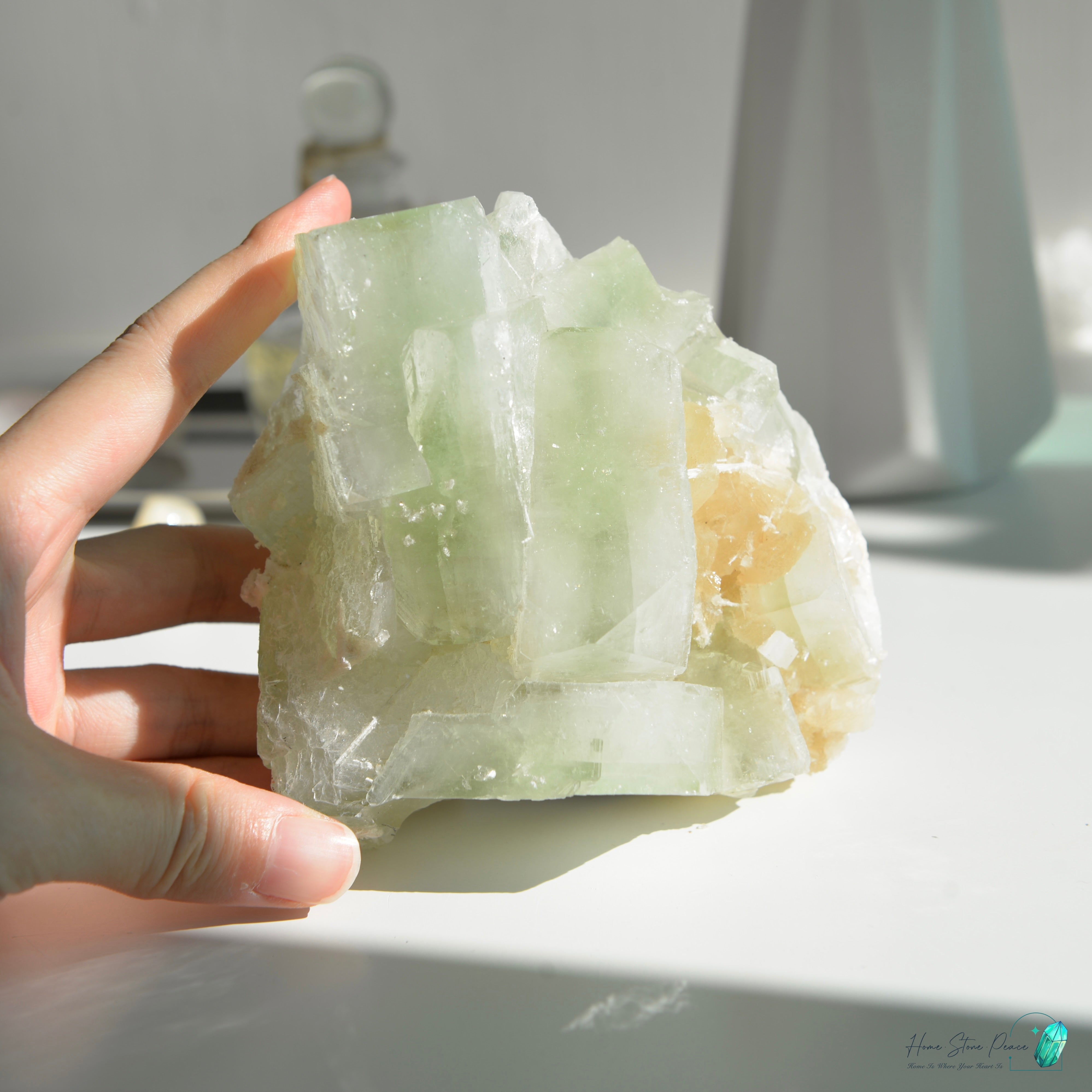 精品印度大顆綠魚眼石橙輝沸石共生原石 Green Apophyllite with Peach Stilbite Cluster