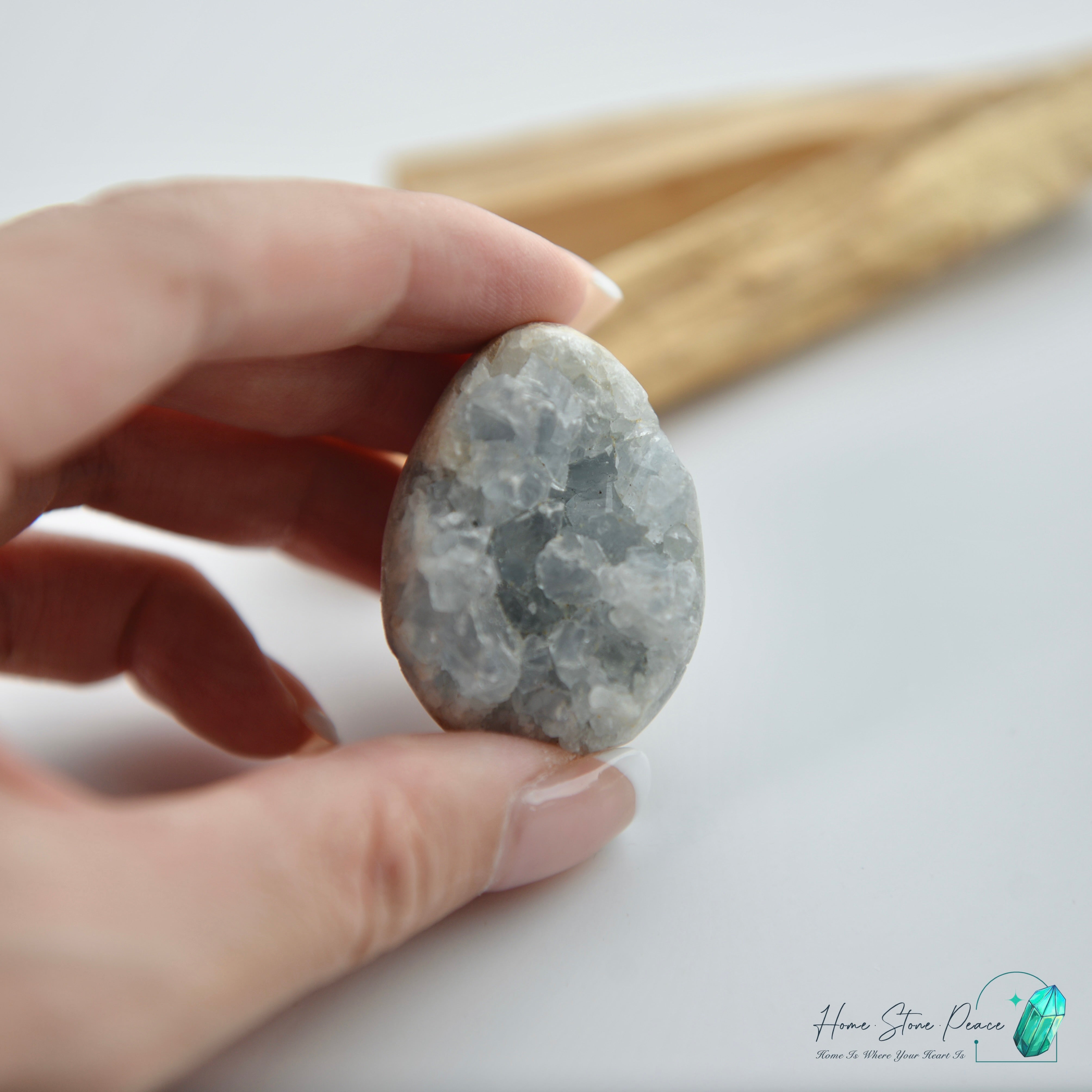 小天青石タンパク質 ベビーセレスタイトの卵