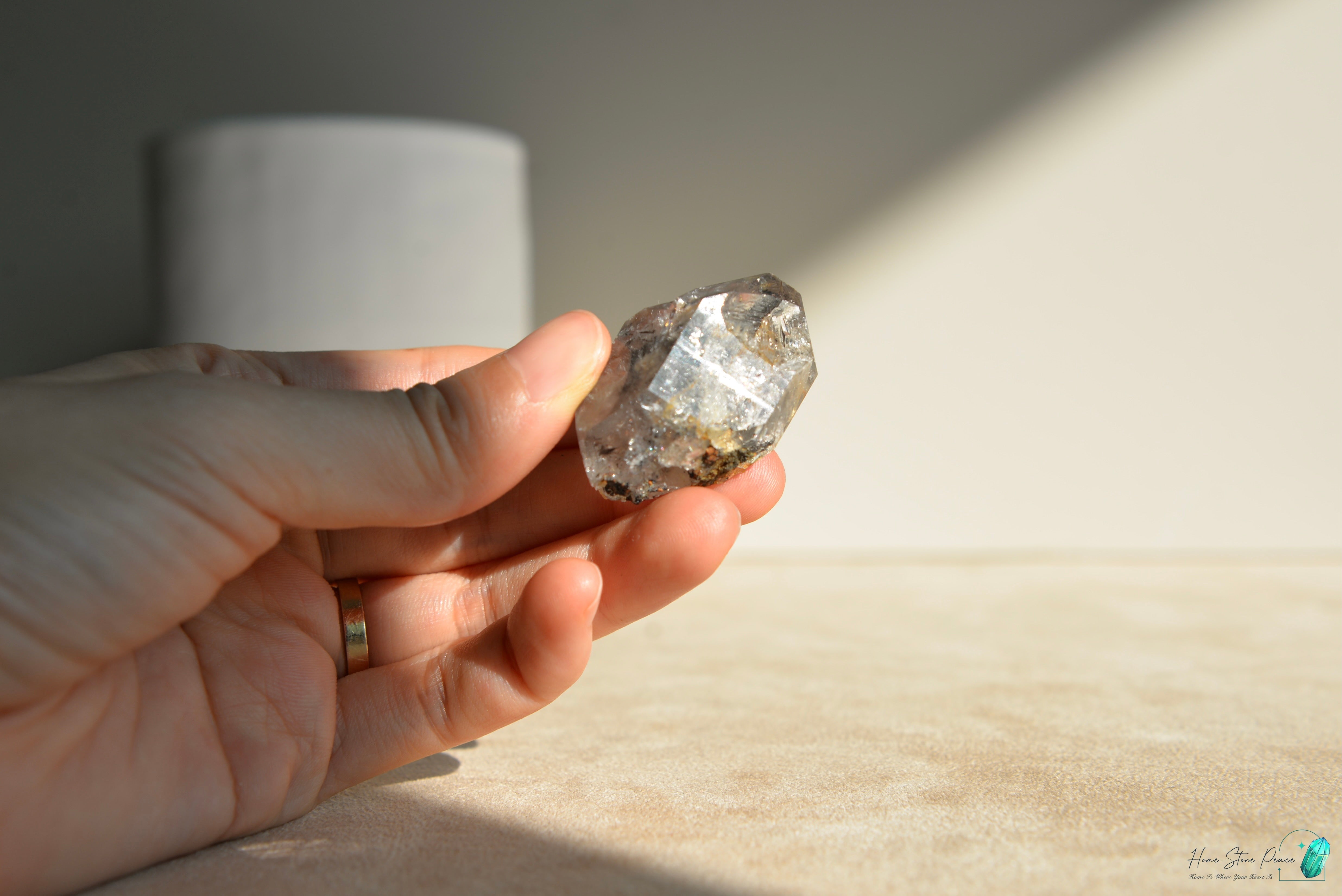 美國紐約黑金赫基蒙鑽石 New York Herkimer Diamond with Golden Healer & Hydrocarbon