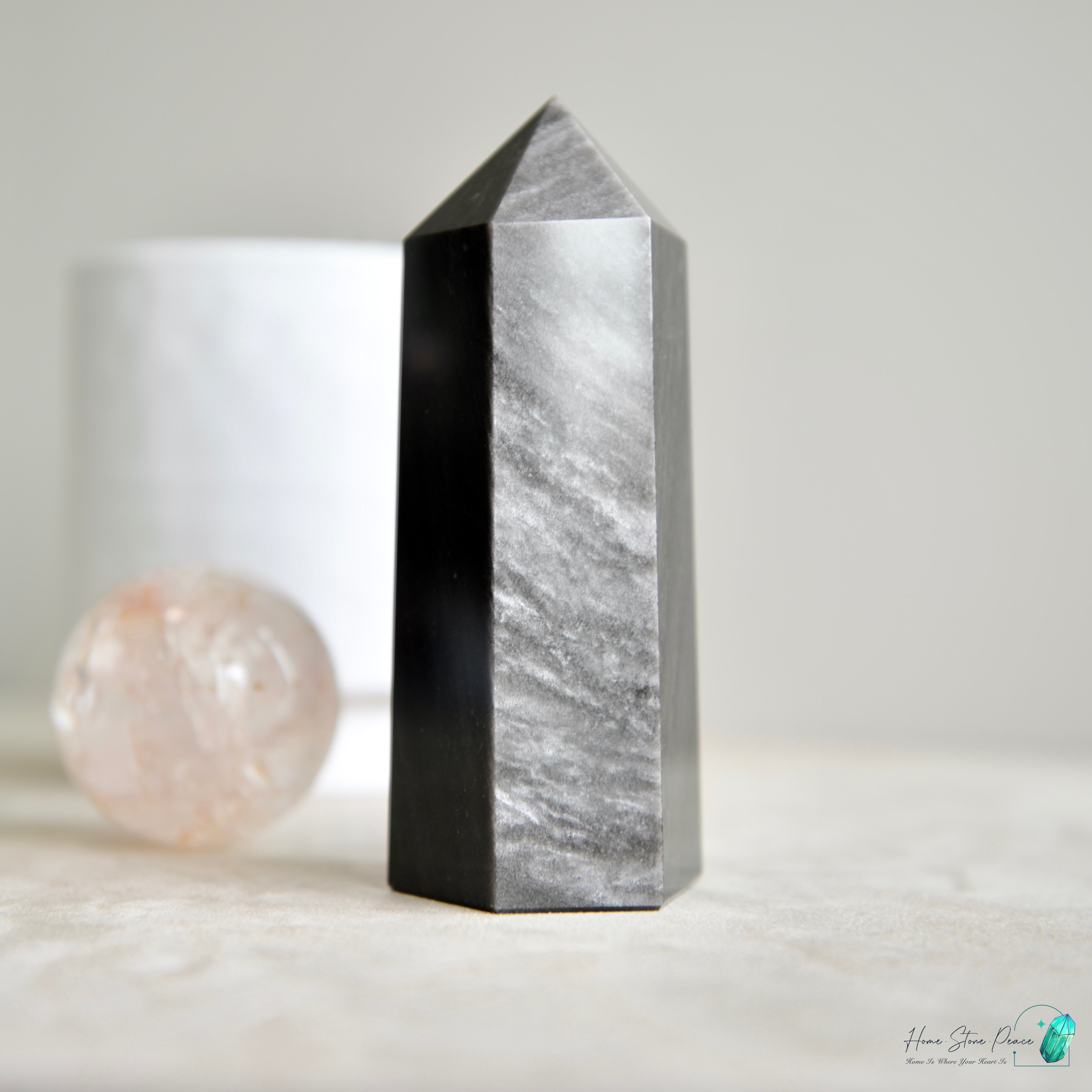 銀曜石柱(中型) Silver Sheen Obsidian Tower (Palm-Size)