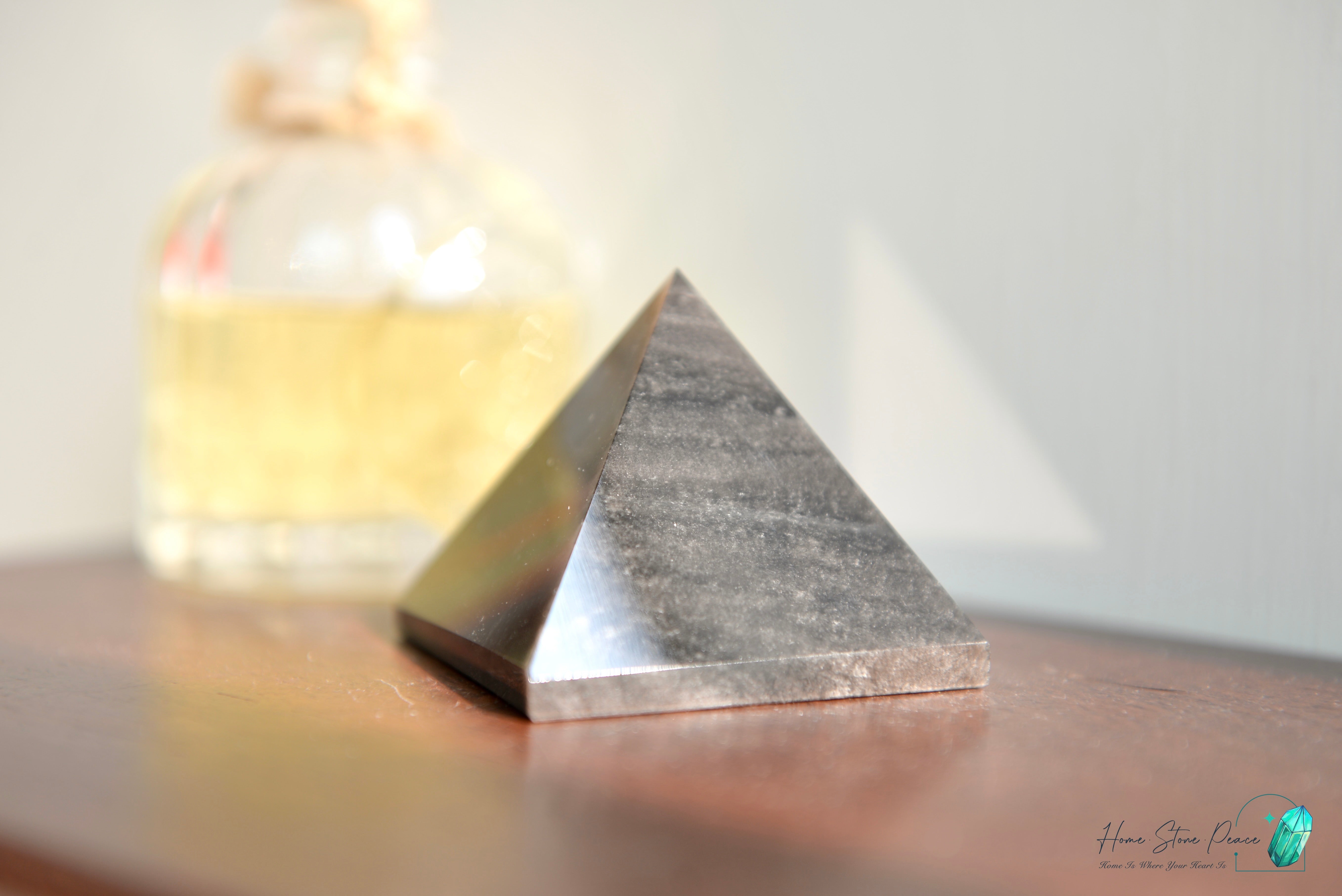 銀曜石金字塔 Silver Sheen Obsidian Pyramid