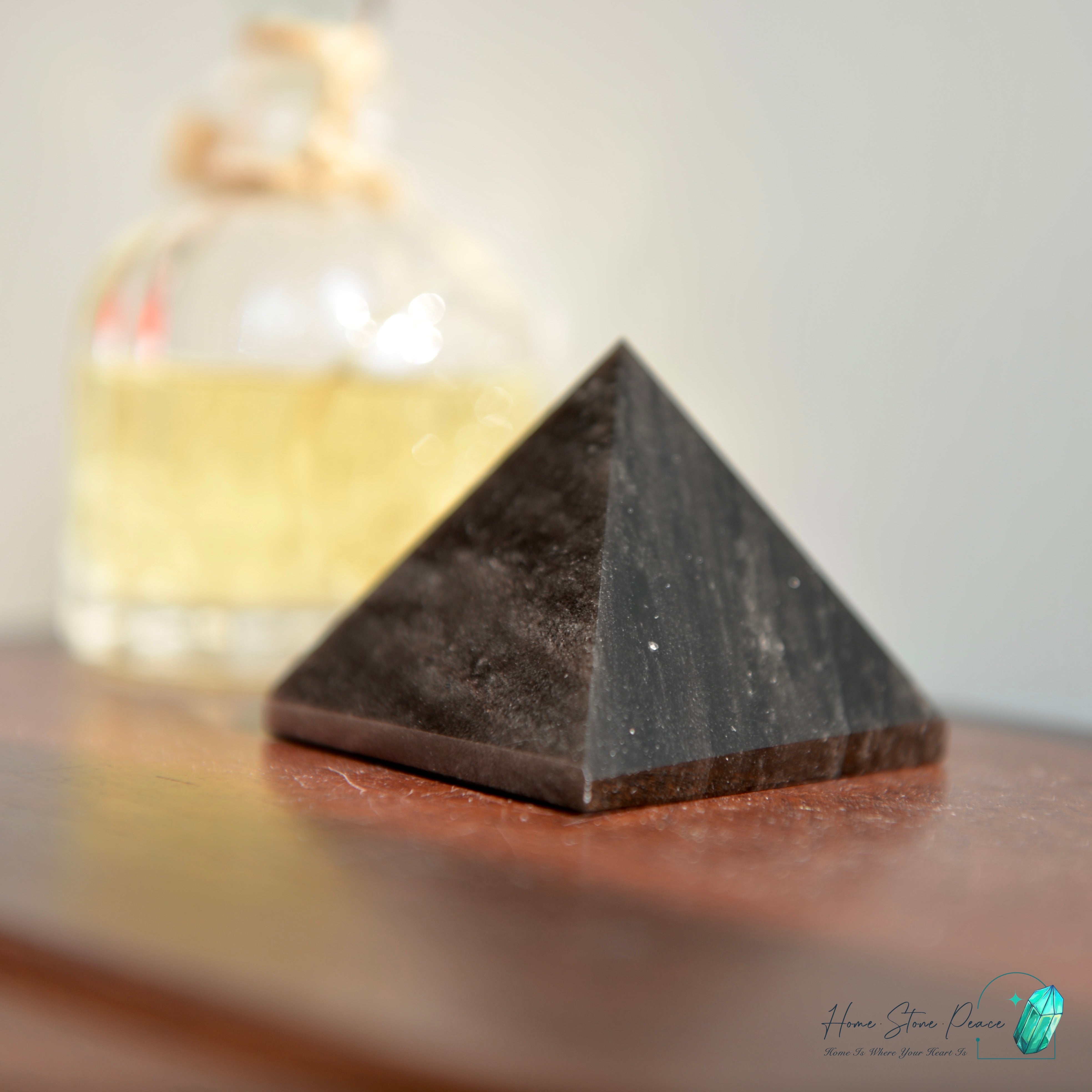 銀曜石金字塔 Silver Sheen Obsidian Pyramid