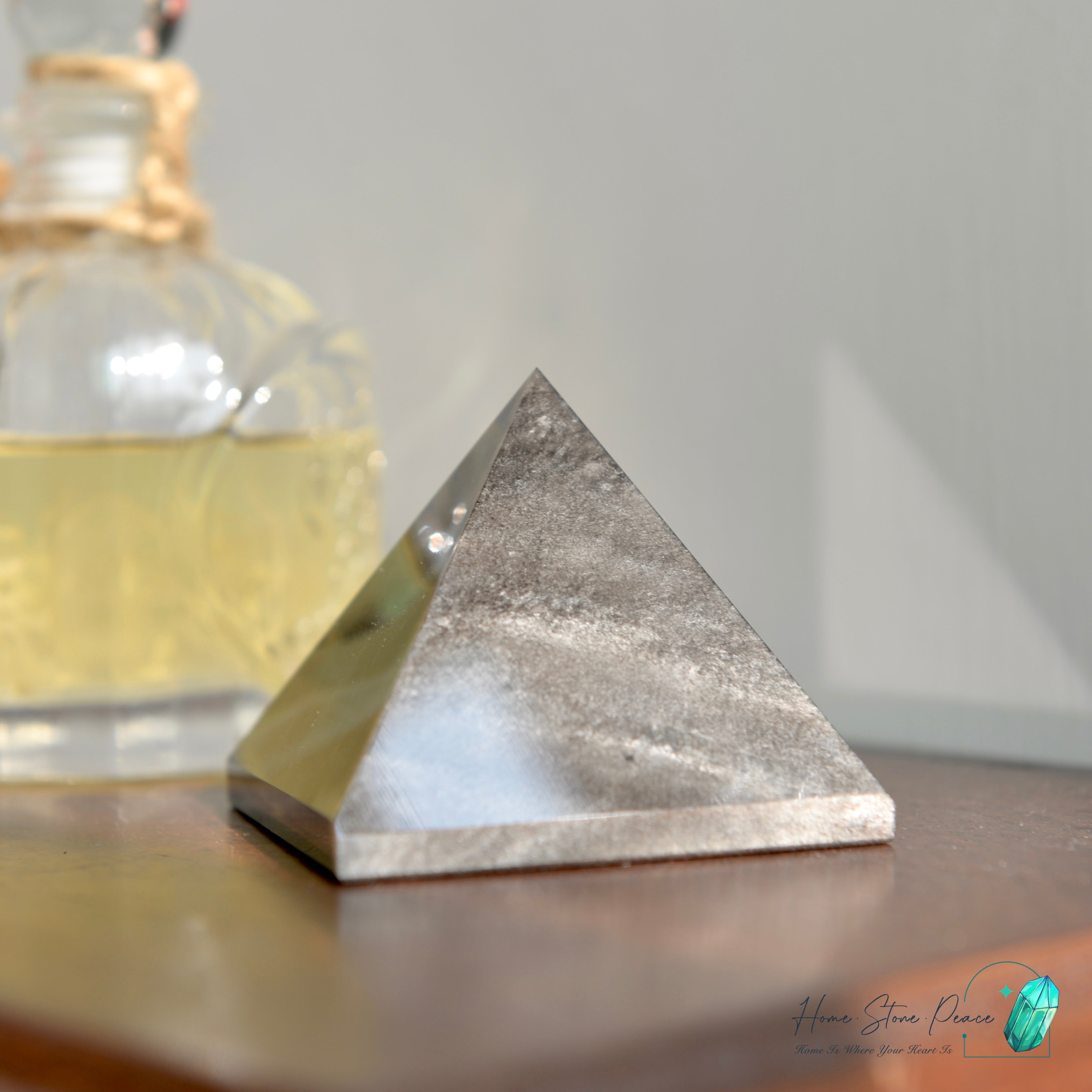 銀曜石金字塔 Silver Sheen Obsidian Pyramid