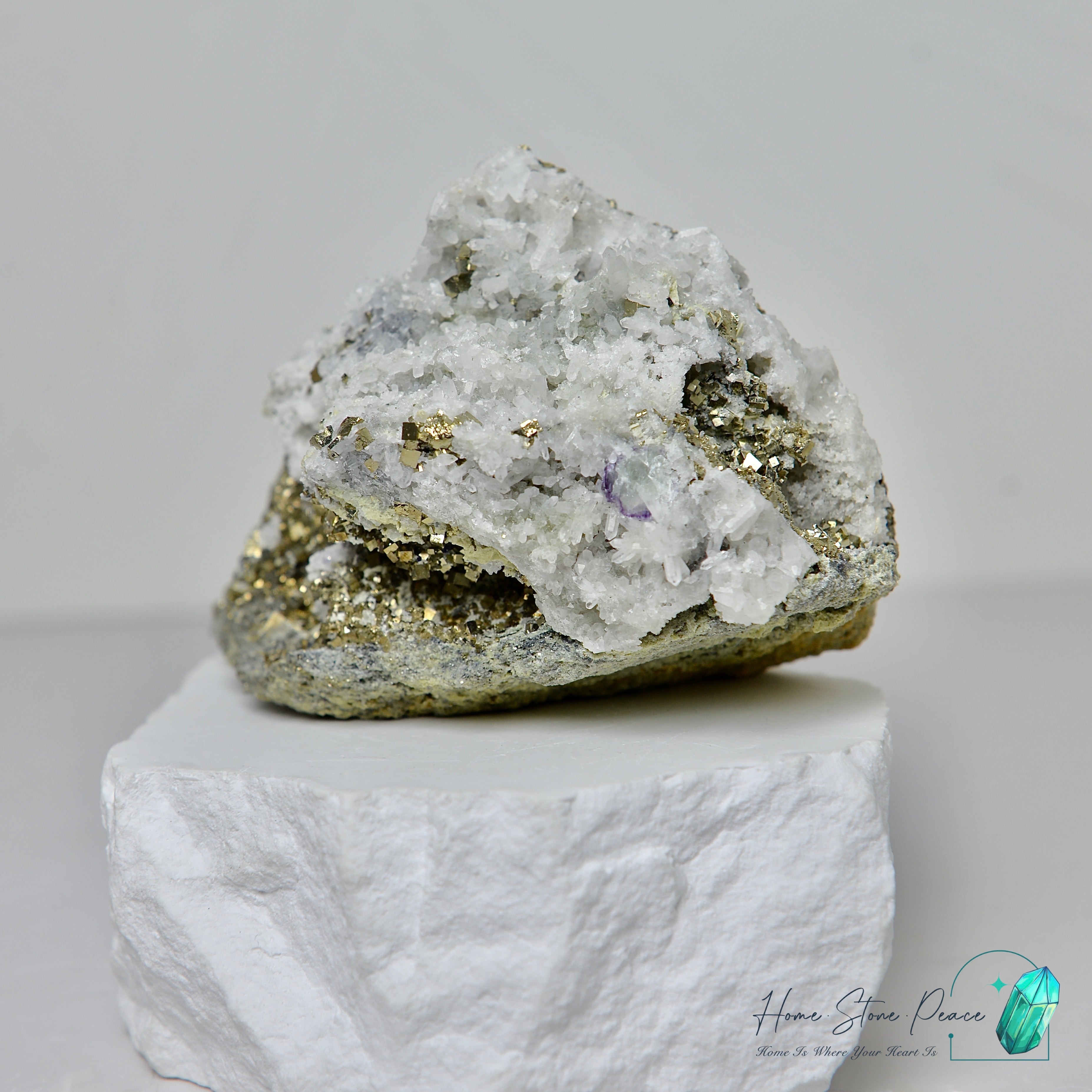黃鐵礦方解石共生原石 Pyrite Cluster with Calcite