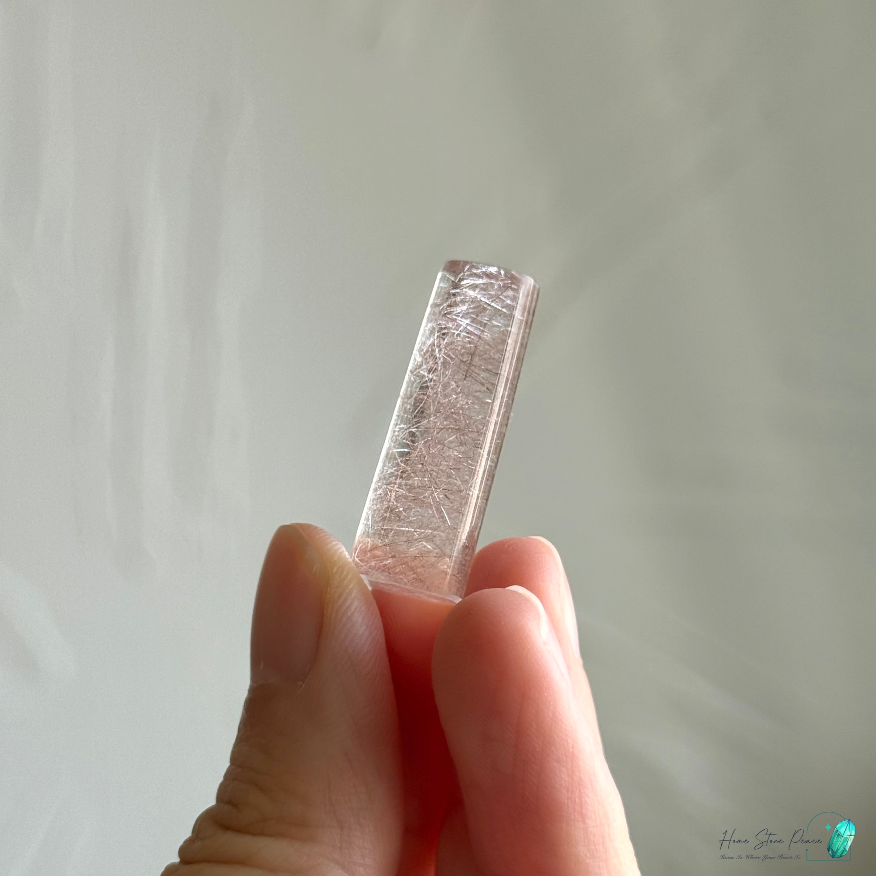 巴西粉紅髮晶隨形 Brazilian Pink Rutilated Quartz