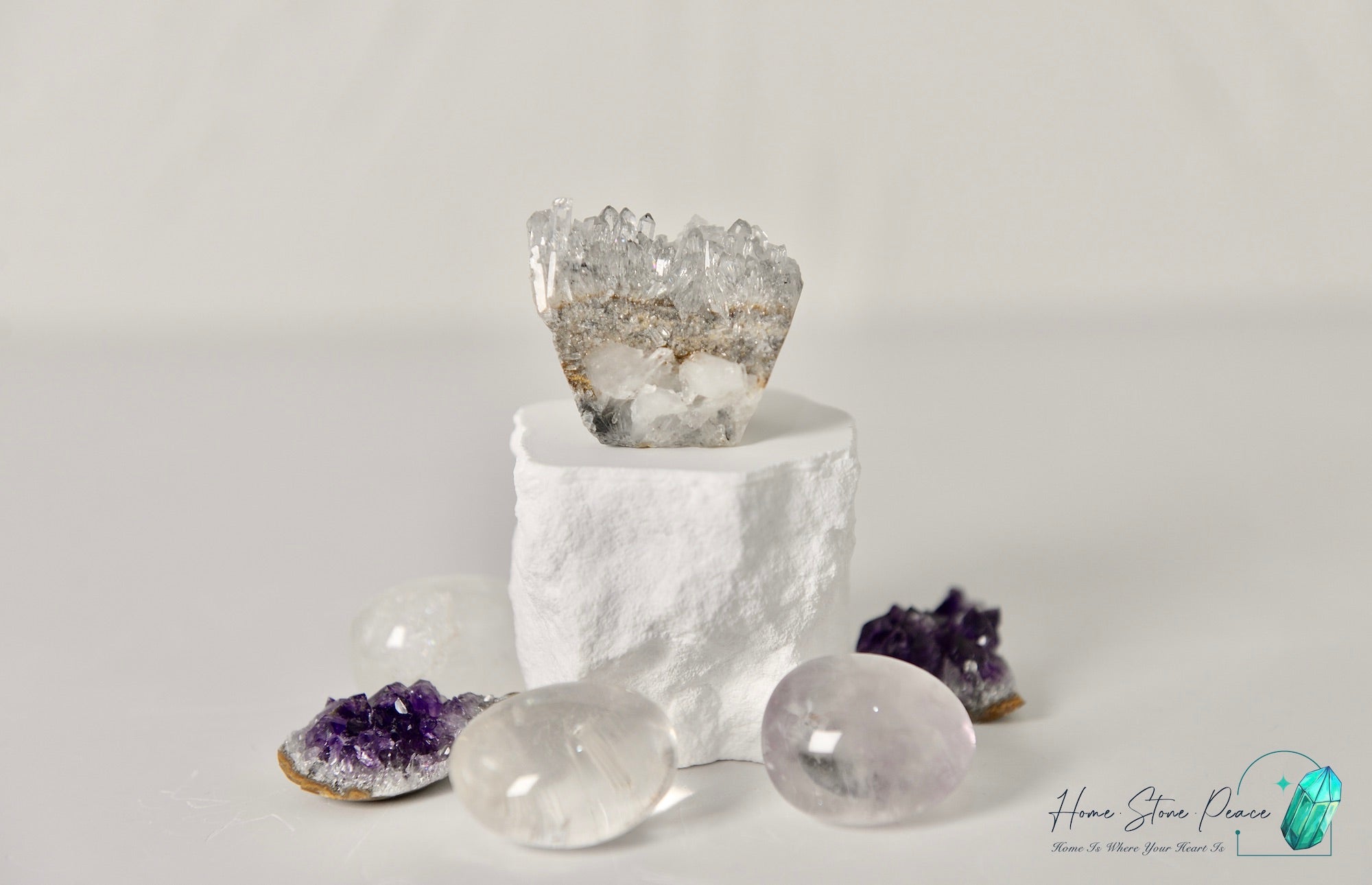 白水晶小刺蝟 Quartz Hedgehog