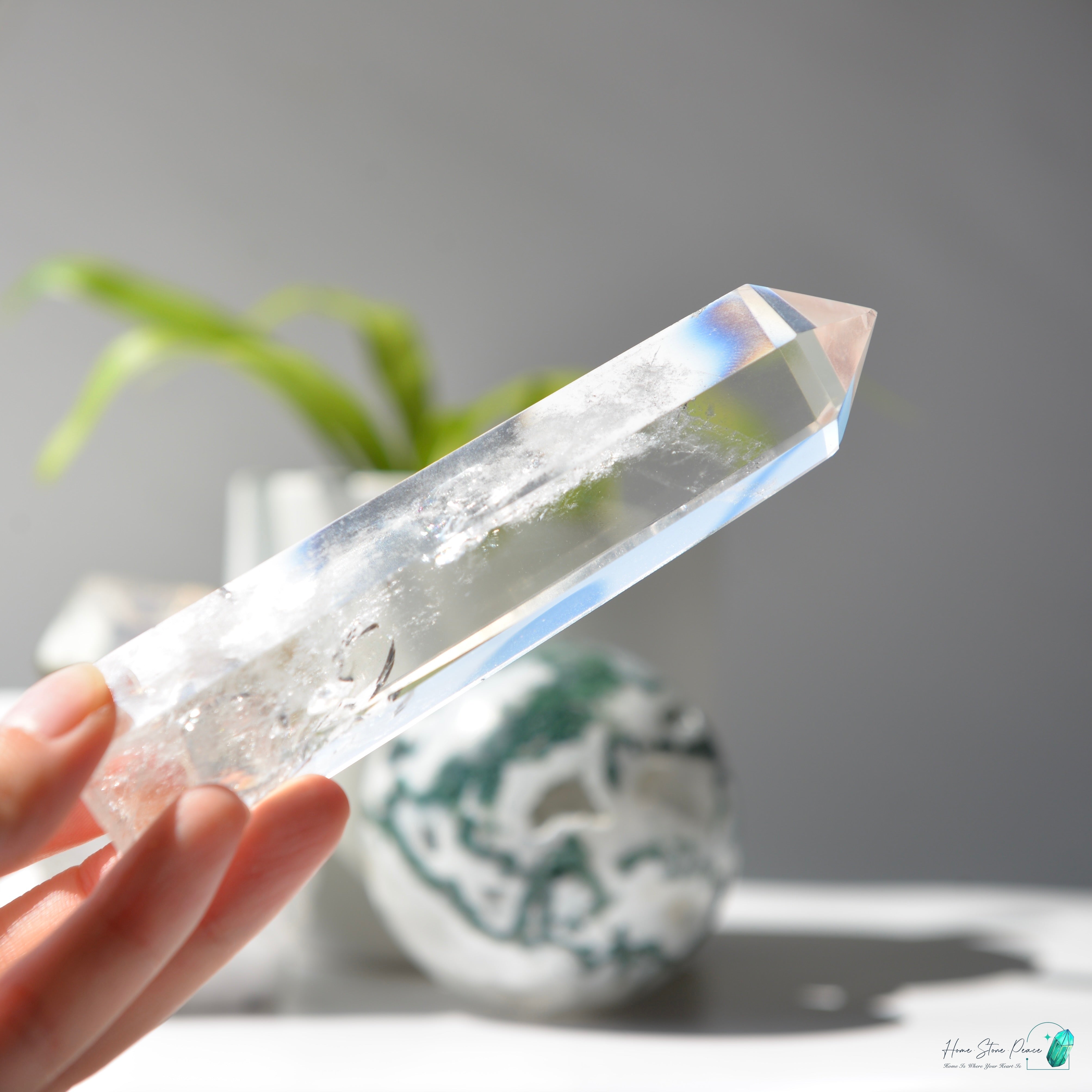 白水晶藍煙柱 Clear Quartz Tower with Blue Smoke