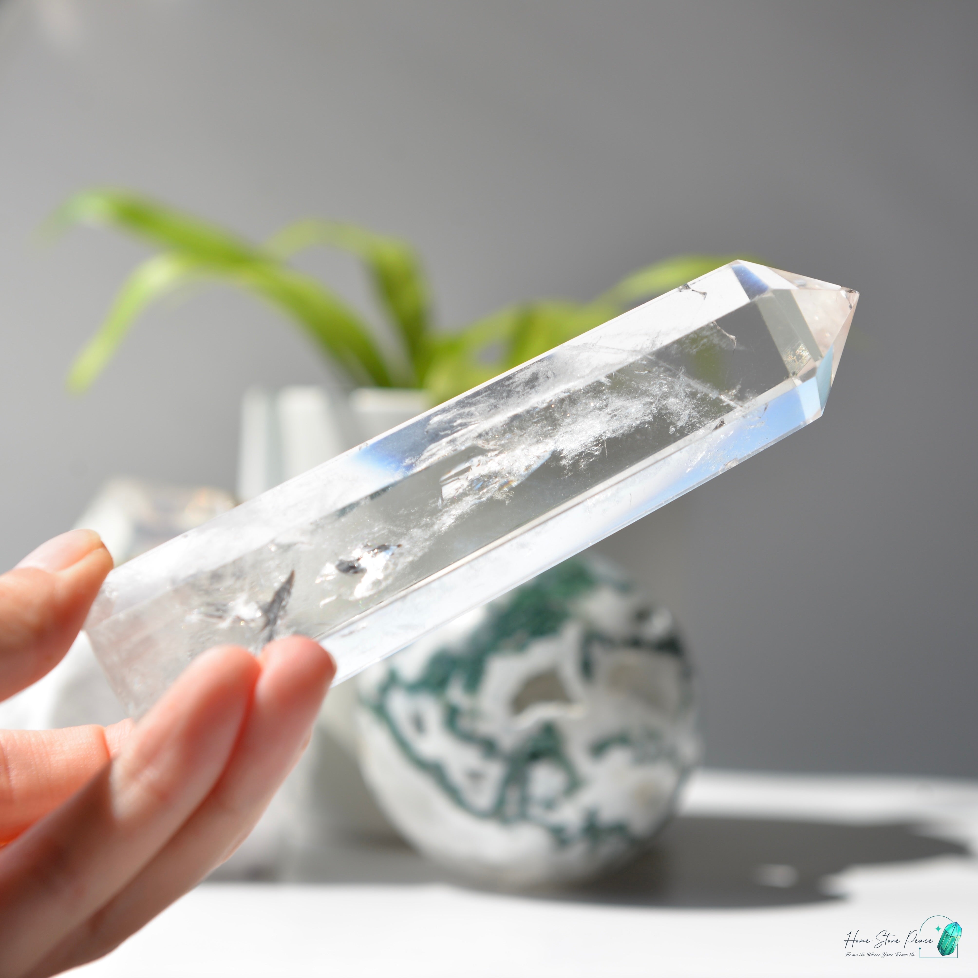 白水晶藍煙柱 Clear Quartz Tower with Blue Smoke