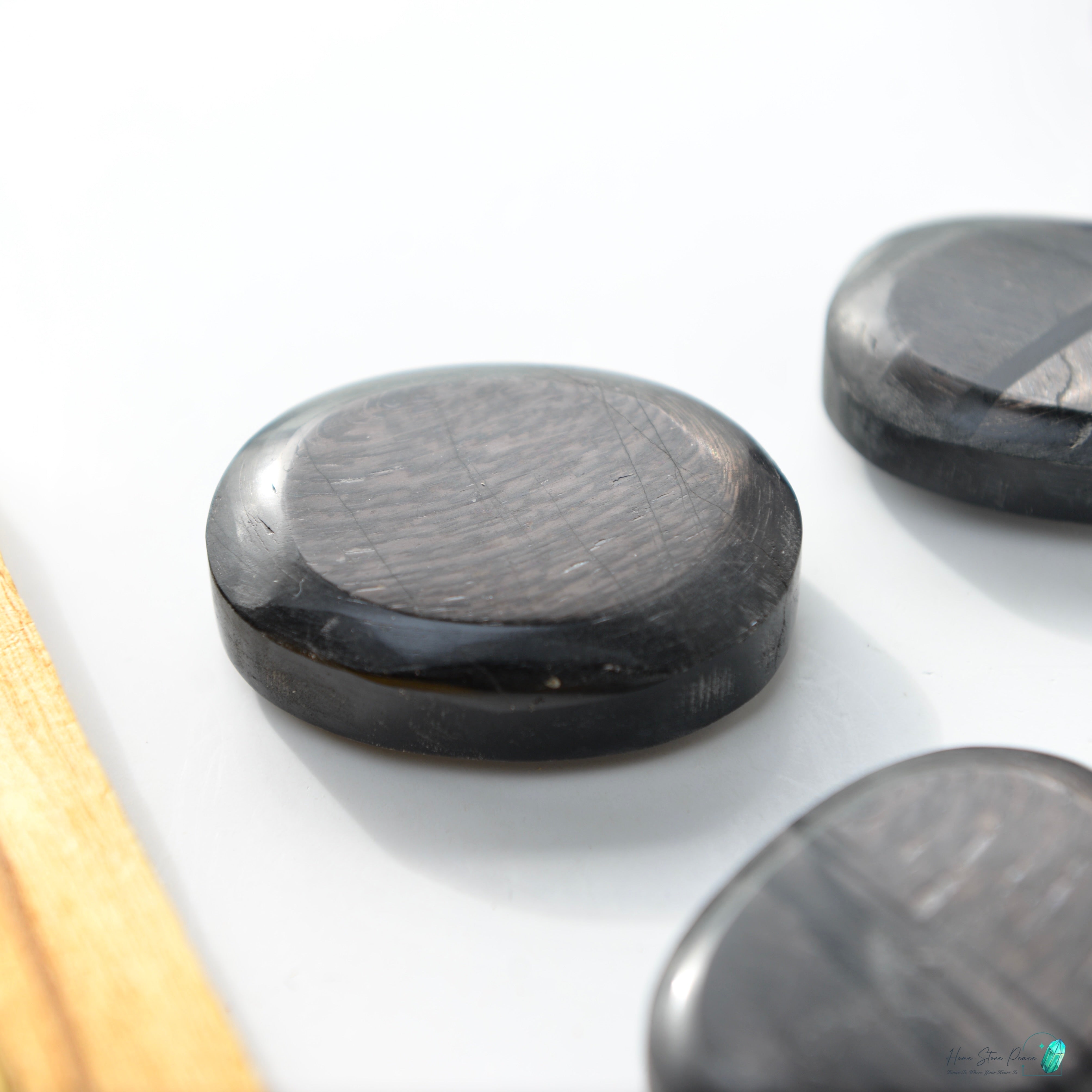 蘇輝石（金運石）手握り石 Hypersthene Palm Stone