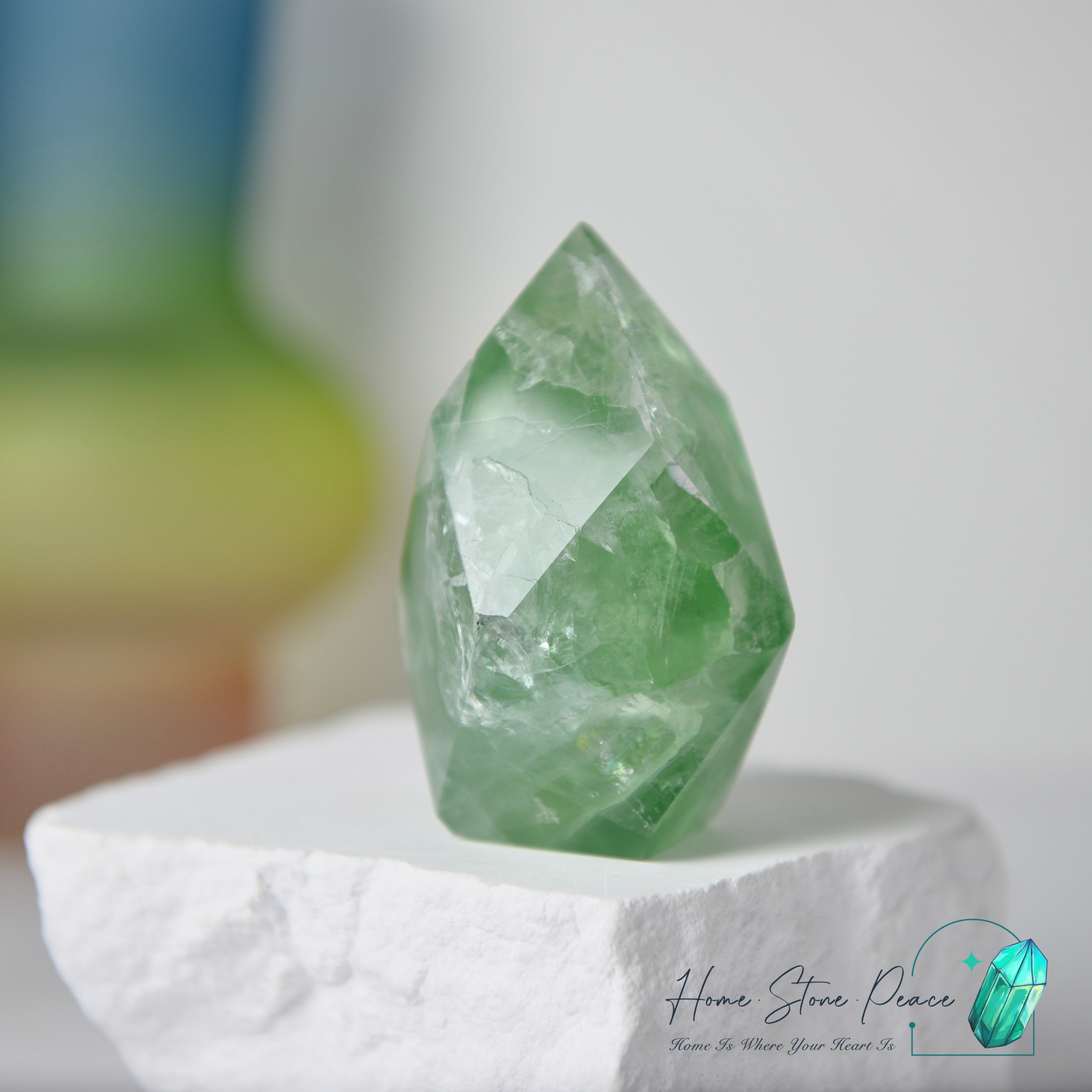 立體綠螢石擺設 Faceted Green Fluorite