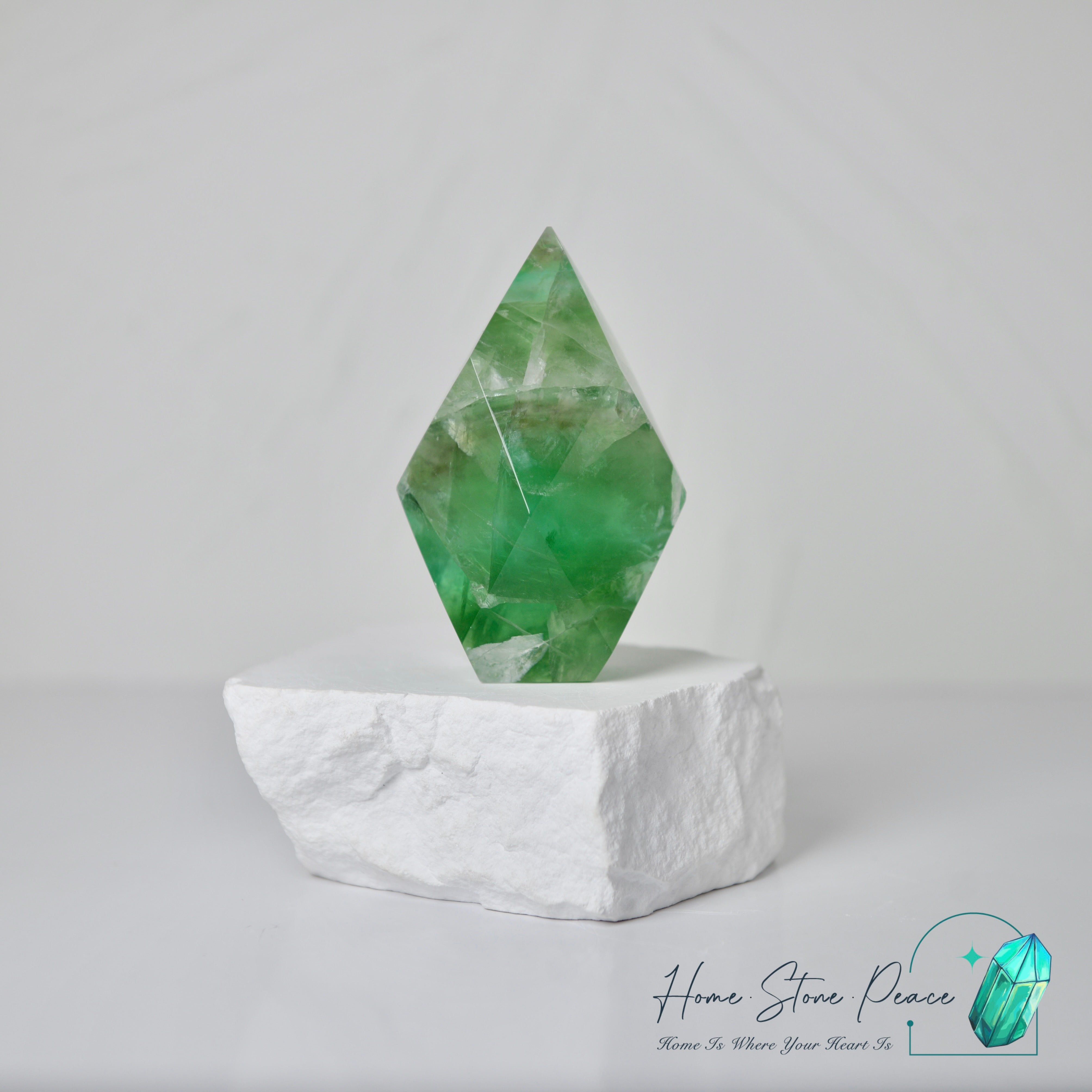 立體綠螢石擺設 Faceted Green Fluorite