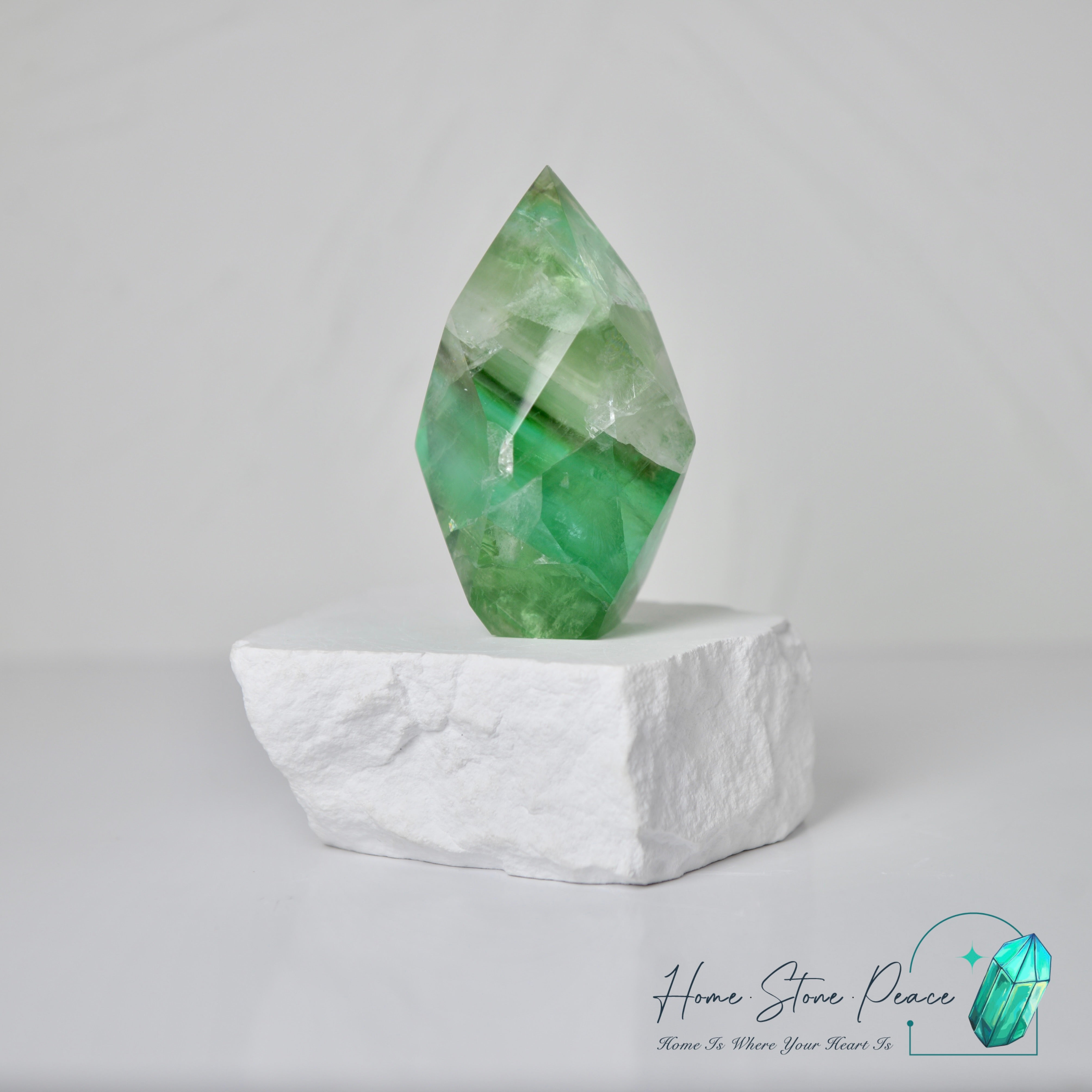 立體綠螢石擺設 Faceted Green Fluorite