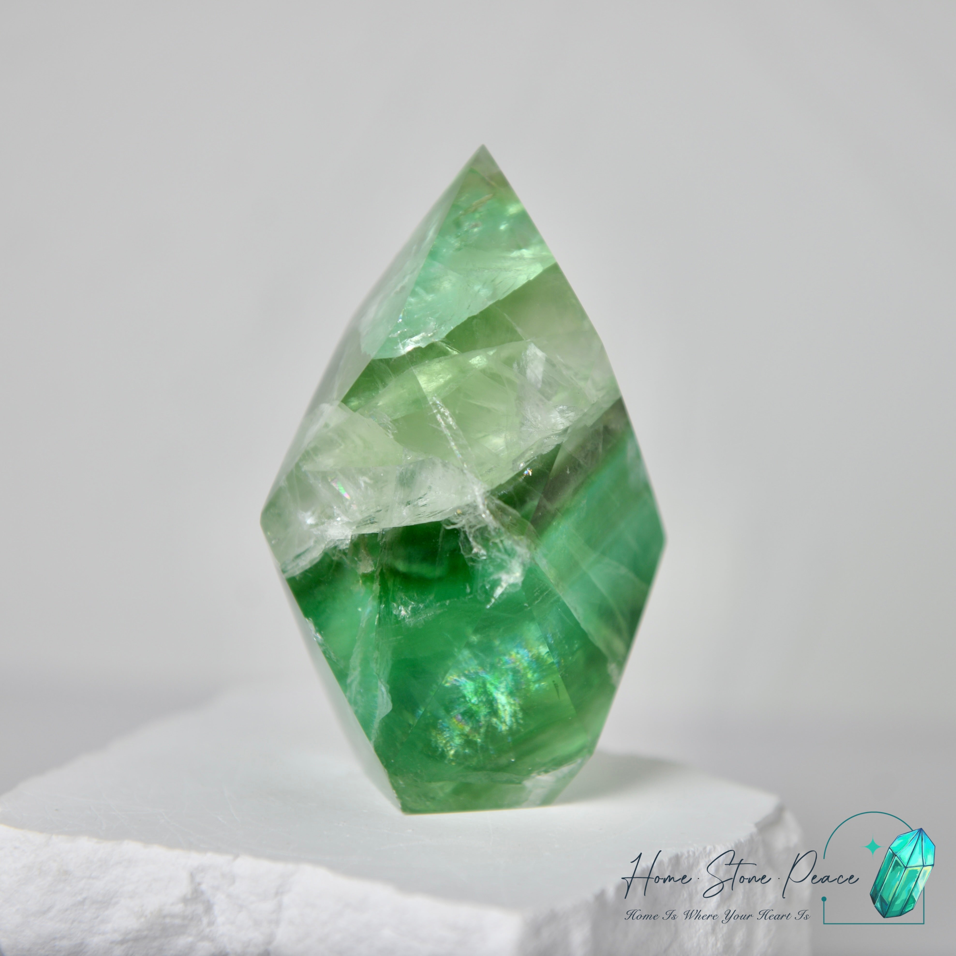 立體綠螢石擺設 Faceted Green Fluorite