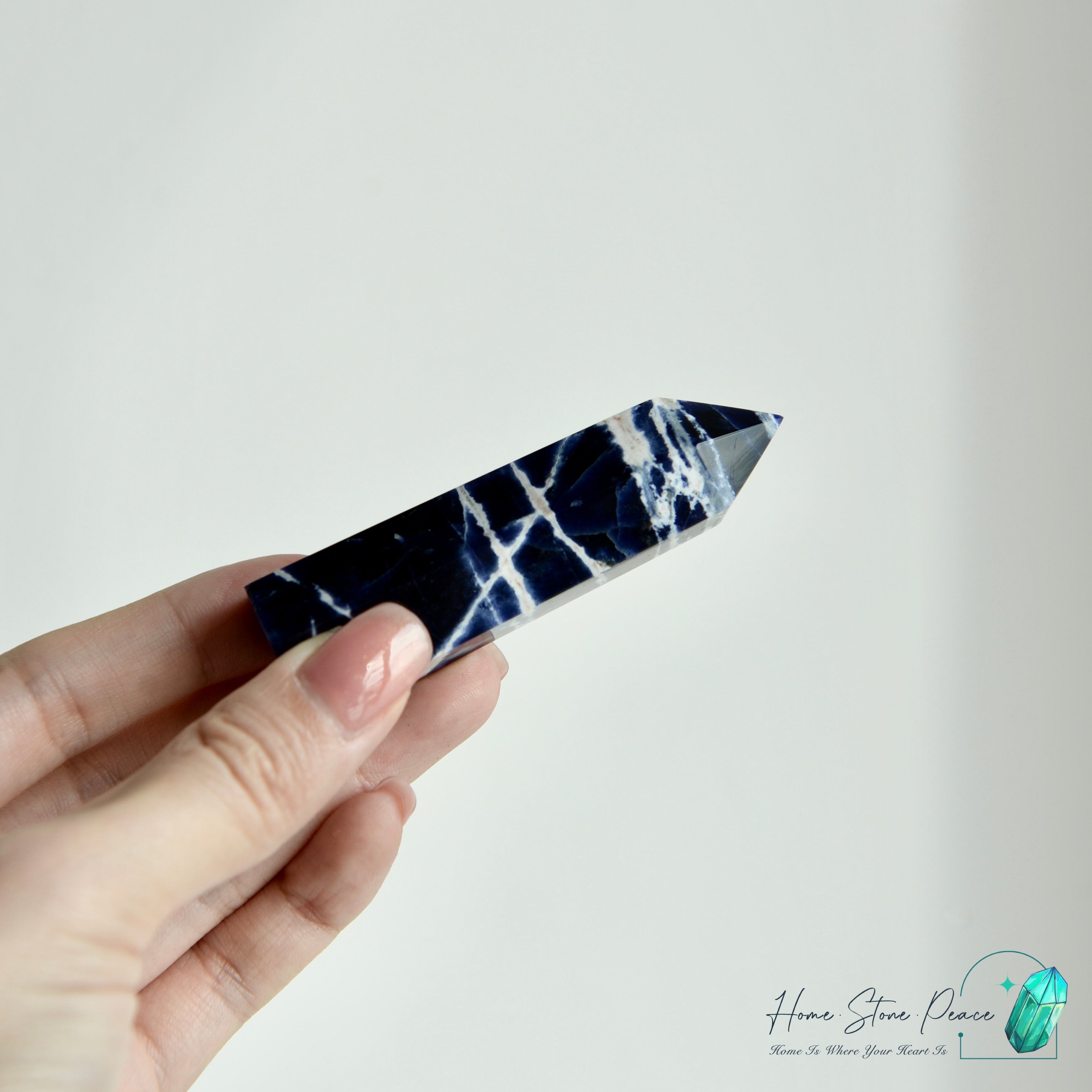 藍紋石柱 Sodalite Point