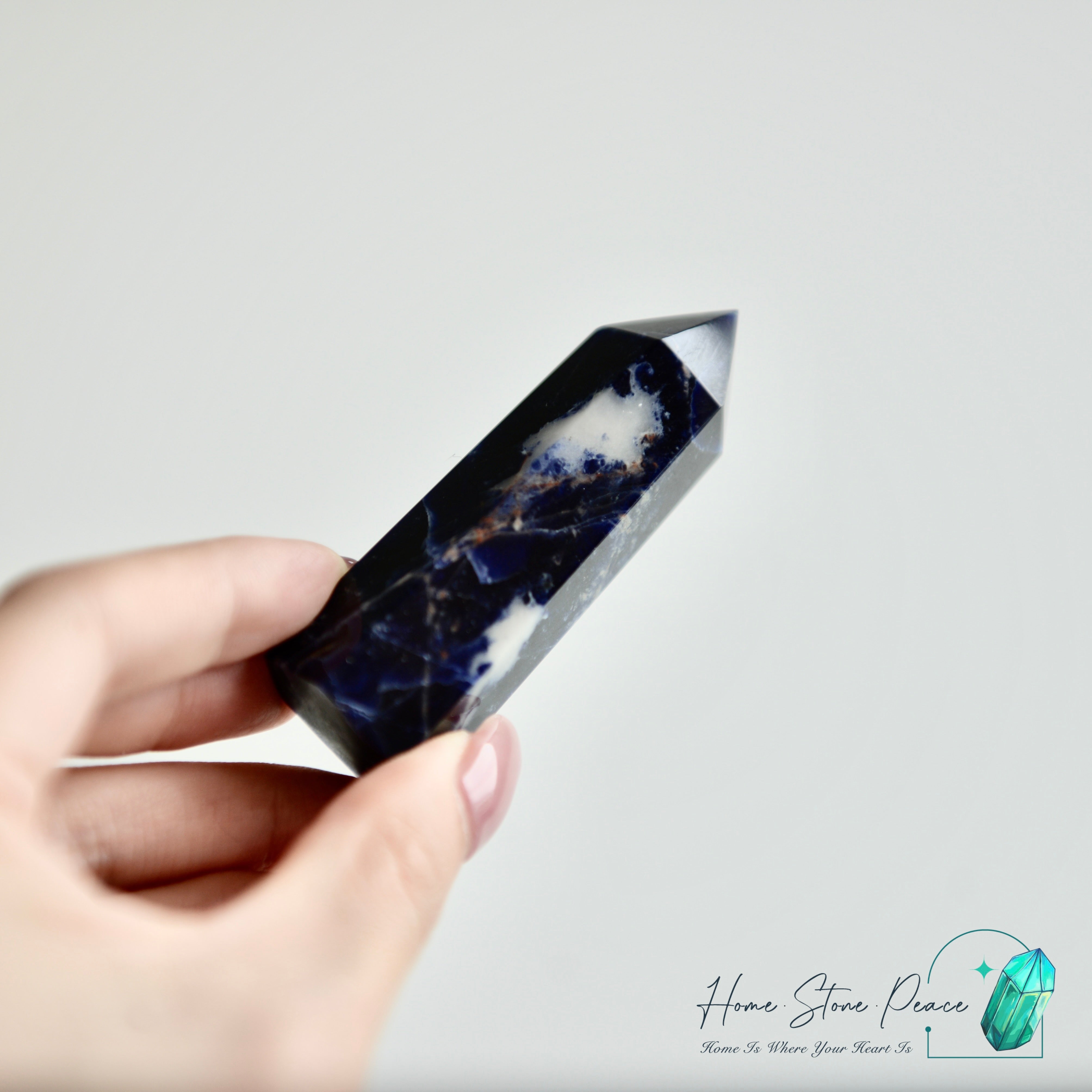 藍紋石柱 Sodalite Point