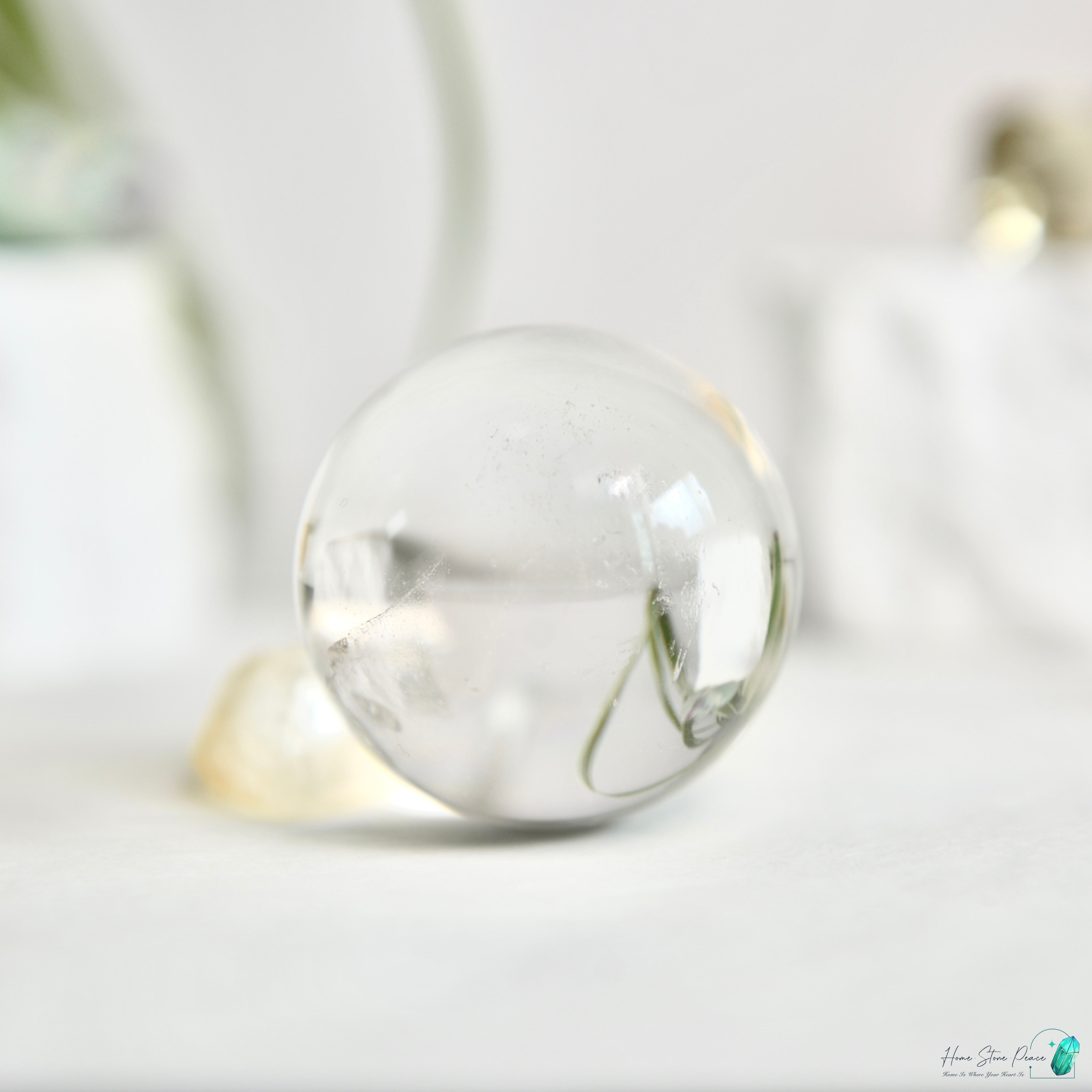 白水晶球(含彩虹) Clear Quartz Sphere with Rainbows