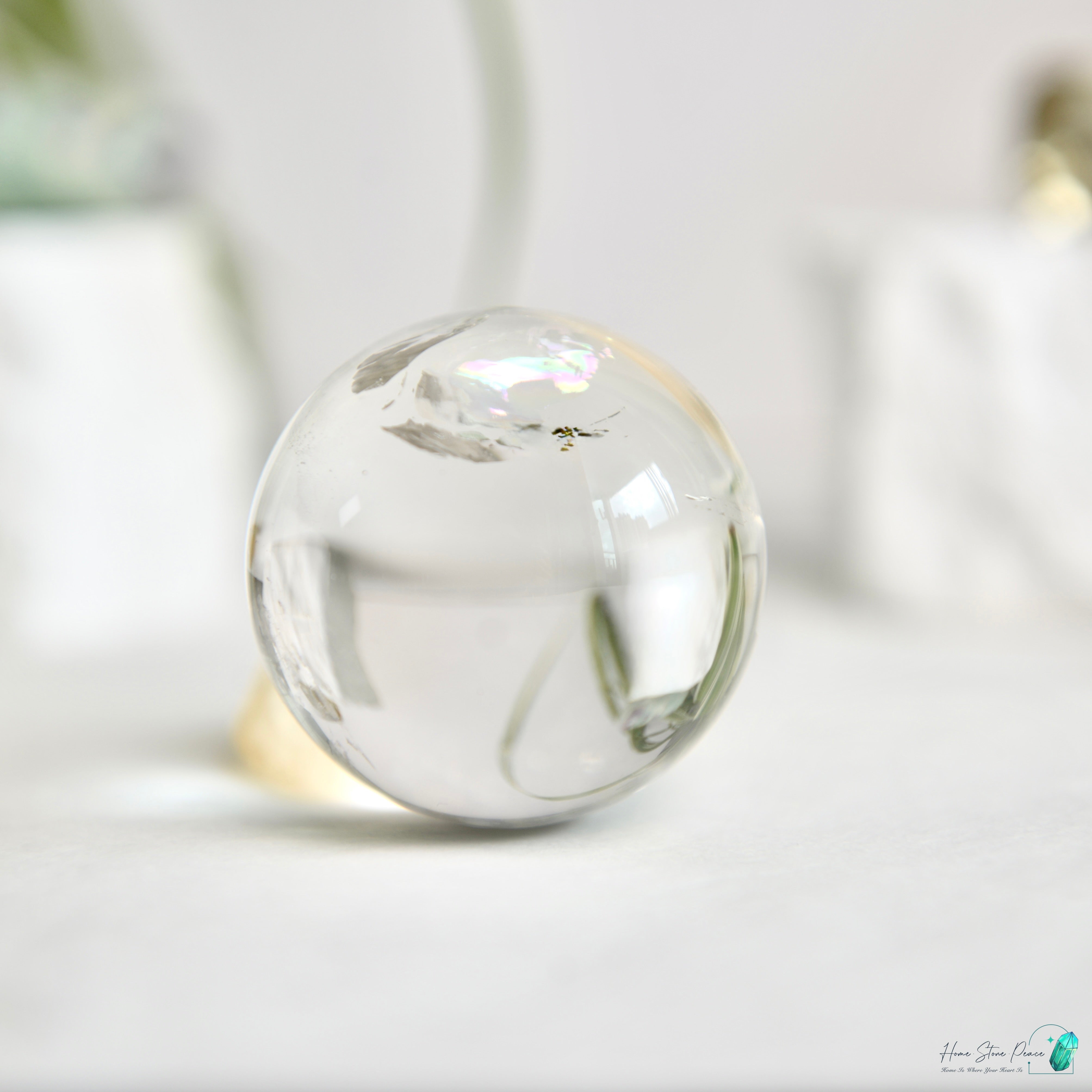 白水晶球(含彩虹) Clear Quartz Sphere with Rainbows