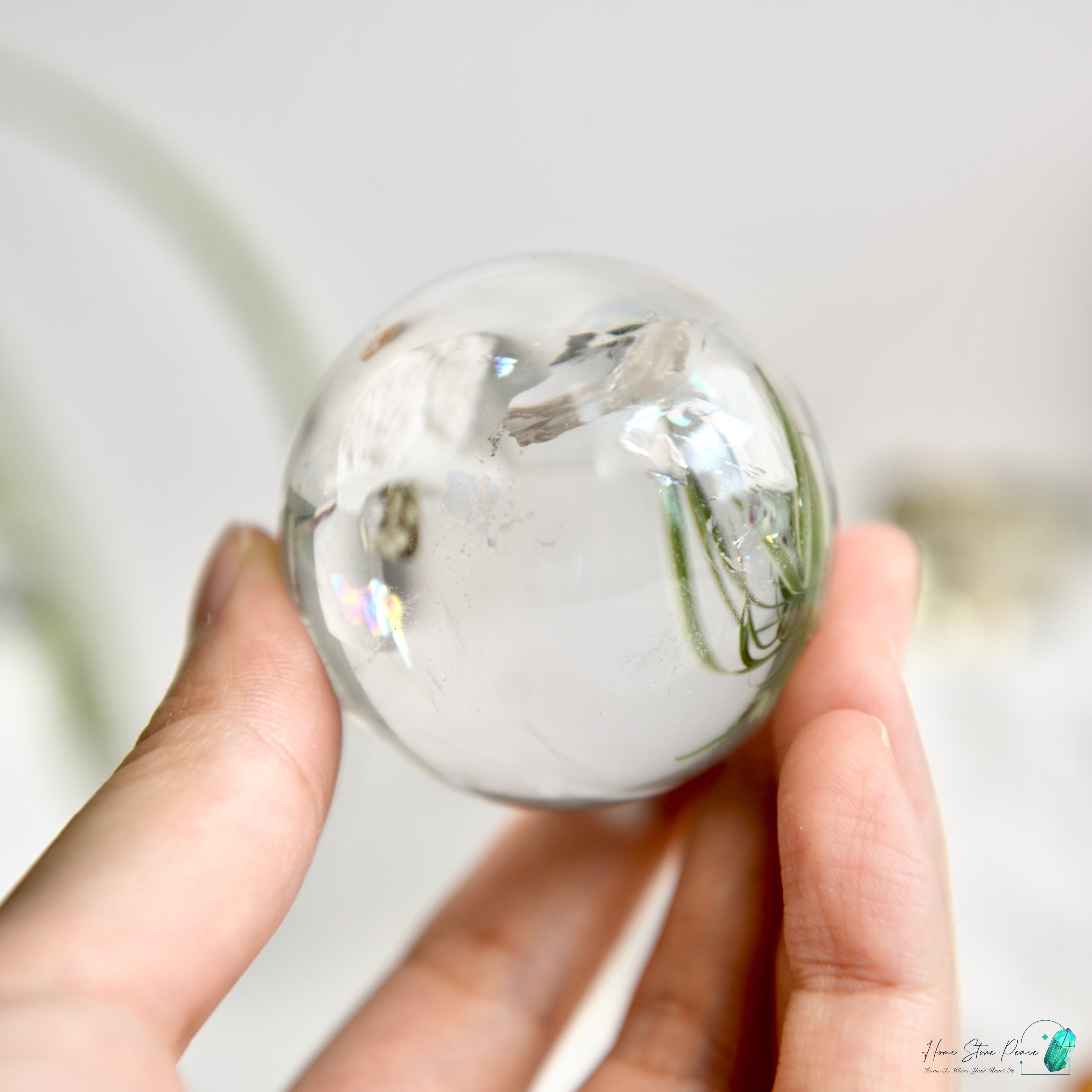 白水晶球(含彩虹) Clear Quartz Sphere with Rainbows